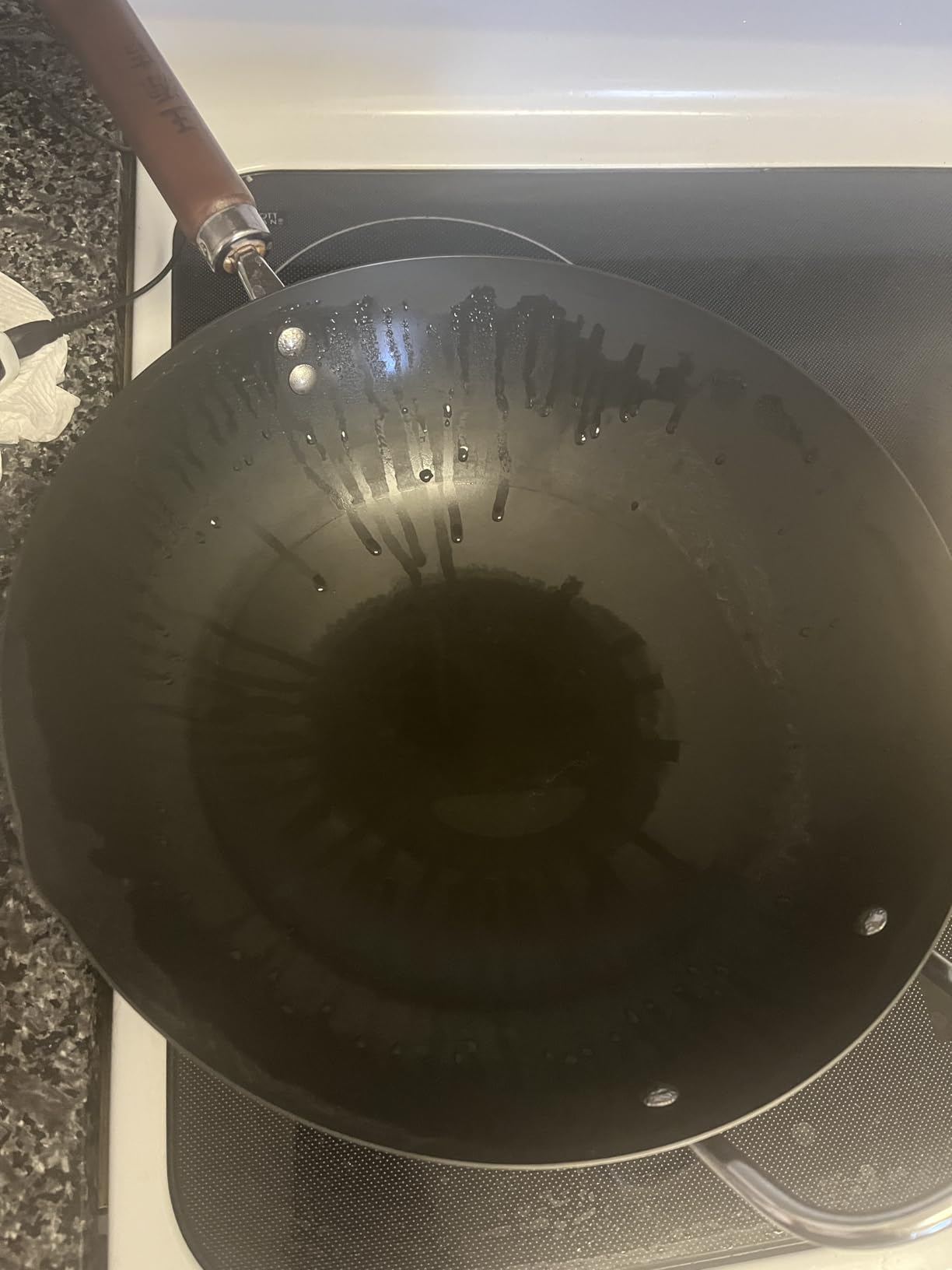 WANGYUANJI Carbon Steel Wok with Lid, 12.6 Inch Flat Bottom Chinese Wok | Uncoated Stir Fry Pan with Wooden Handle for Gas, Electric, Induction & Ceramic Stoves customer photo 2