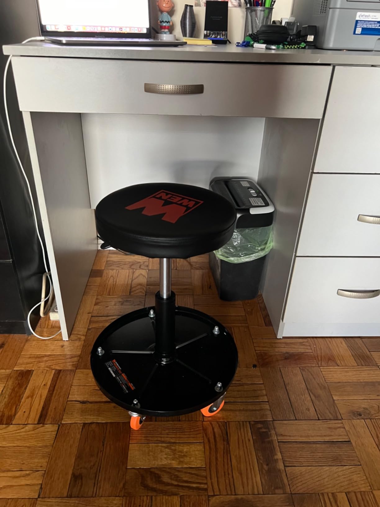 WEN 73012T 300-Pound Capacity Pneumatic Rolling Mechanic Stool customer photo 2