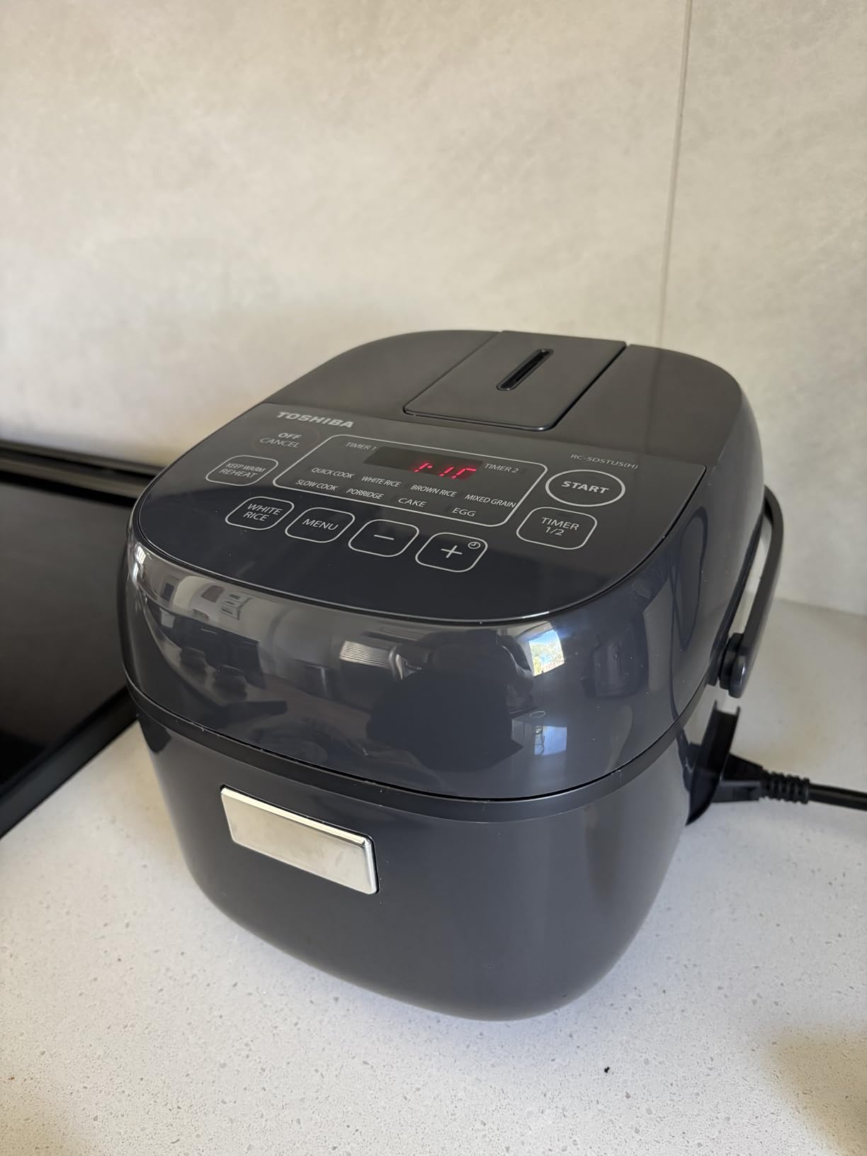 Toshiba Mini Rice Cooker, 3 Cups Uncooked, for 1-3 People, Steamer and Warmer, Fuzzy Logic, One-Touch Cooking, 24-Hour Delay Timer, Auto Keep Warm, White customer photo 2