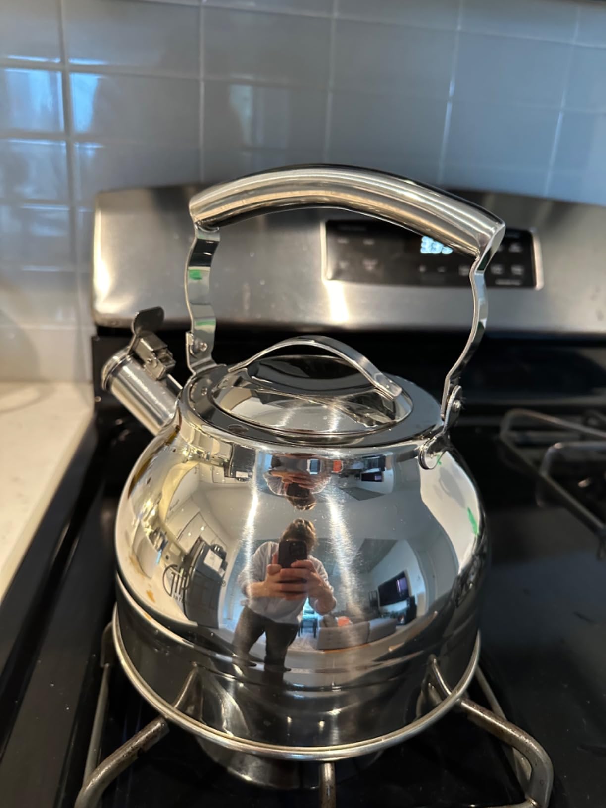 GIPFEL INTERNATIONAL Whistling Tea Kettle Stovetop - Food Grade Stainless Steel Teapot for Stove Top with Ergonomic Handle for Gas, Induction, Electric Stovetops 2.3 Quart customer photo 1