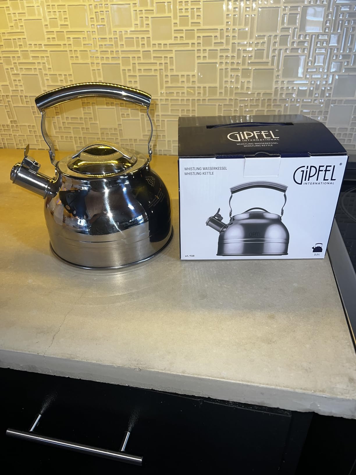 GIPFEL INTERNATIONAL Whistling Tea Kettle Stovetop - Food Grade Stainless Steel Teapot for Stove Top with Ergonomic Handle for Gas, Induction, Electric Stovetops 2.3 Quart customer photo 2