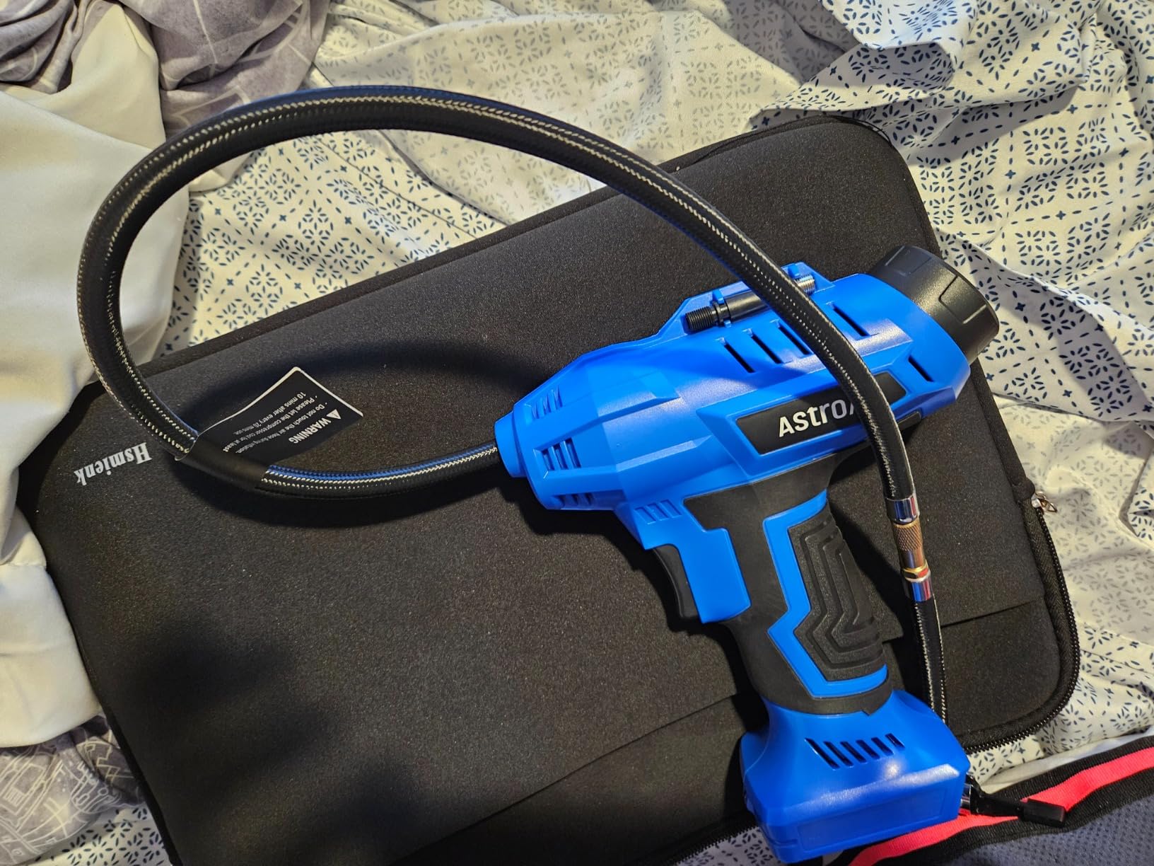 AstroAI Cordless Tire Inflator Portable Air Compressor 160PSI 12VDC Battery customer photo 2