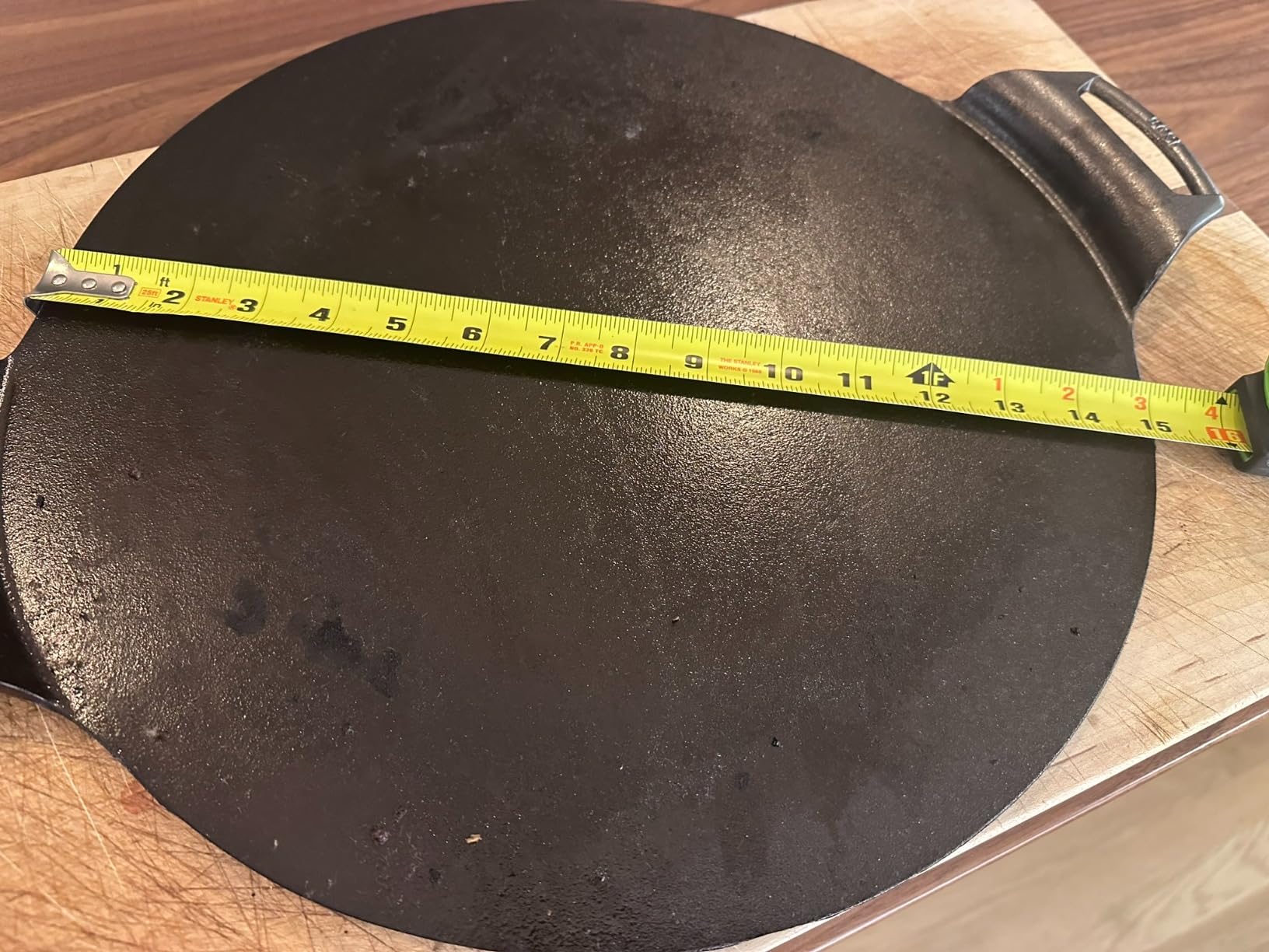 Lodge Pre-Seasoned Cast Iron Pizza Pan, PFAS-Free, 15 Inches | Round Pizza Pan with Dual Assist Handles & Even Heat Distribution, Non-Toxic & Oven Safe, Made in USA customer photo 1