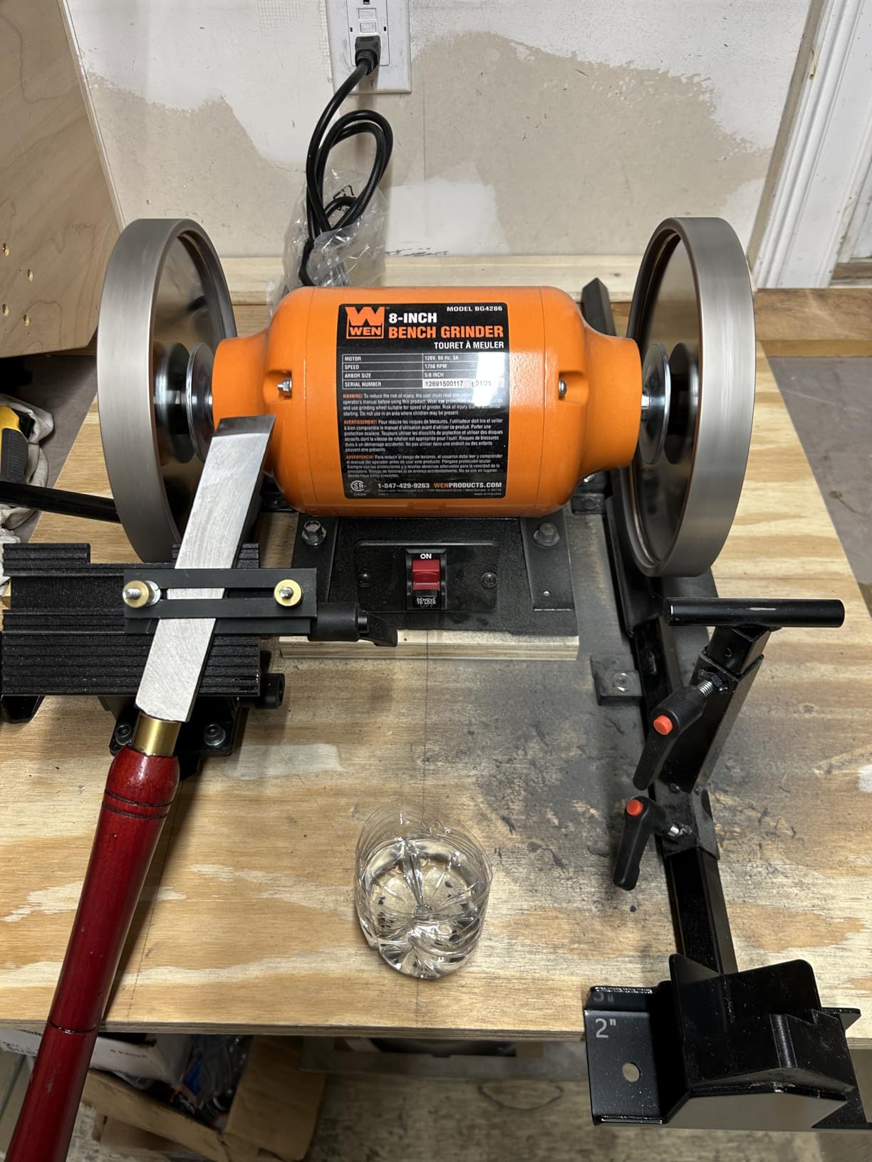 WEN BG4286 3-Amp 8-Inch Slow Speed Bench Grinder, Orange,black customer photo 1