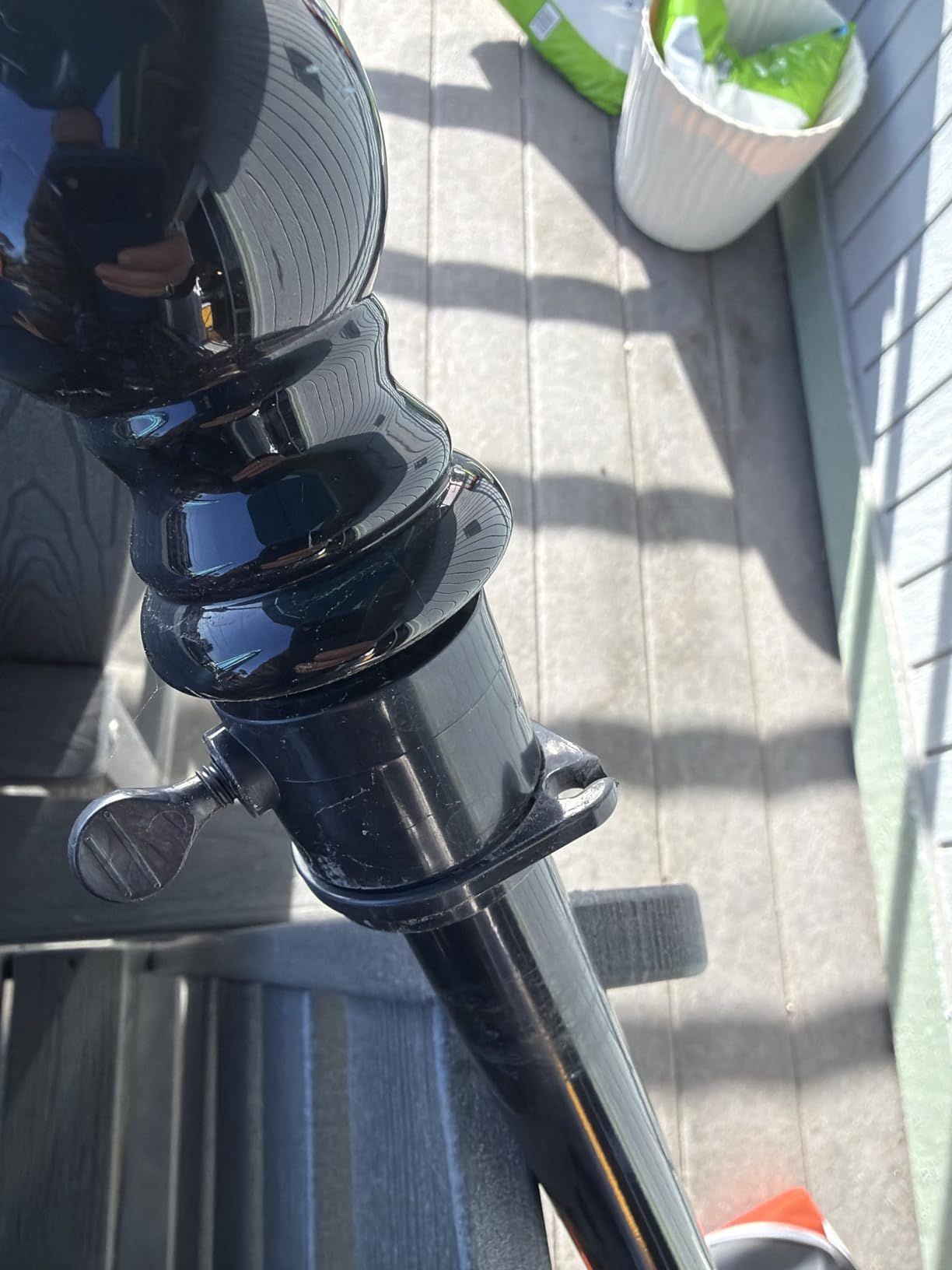 Flag Pole for Outside House, 5 FT Tangle-Free Heavy Duty, 45°/90° Bracket customer photo 1