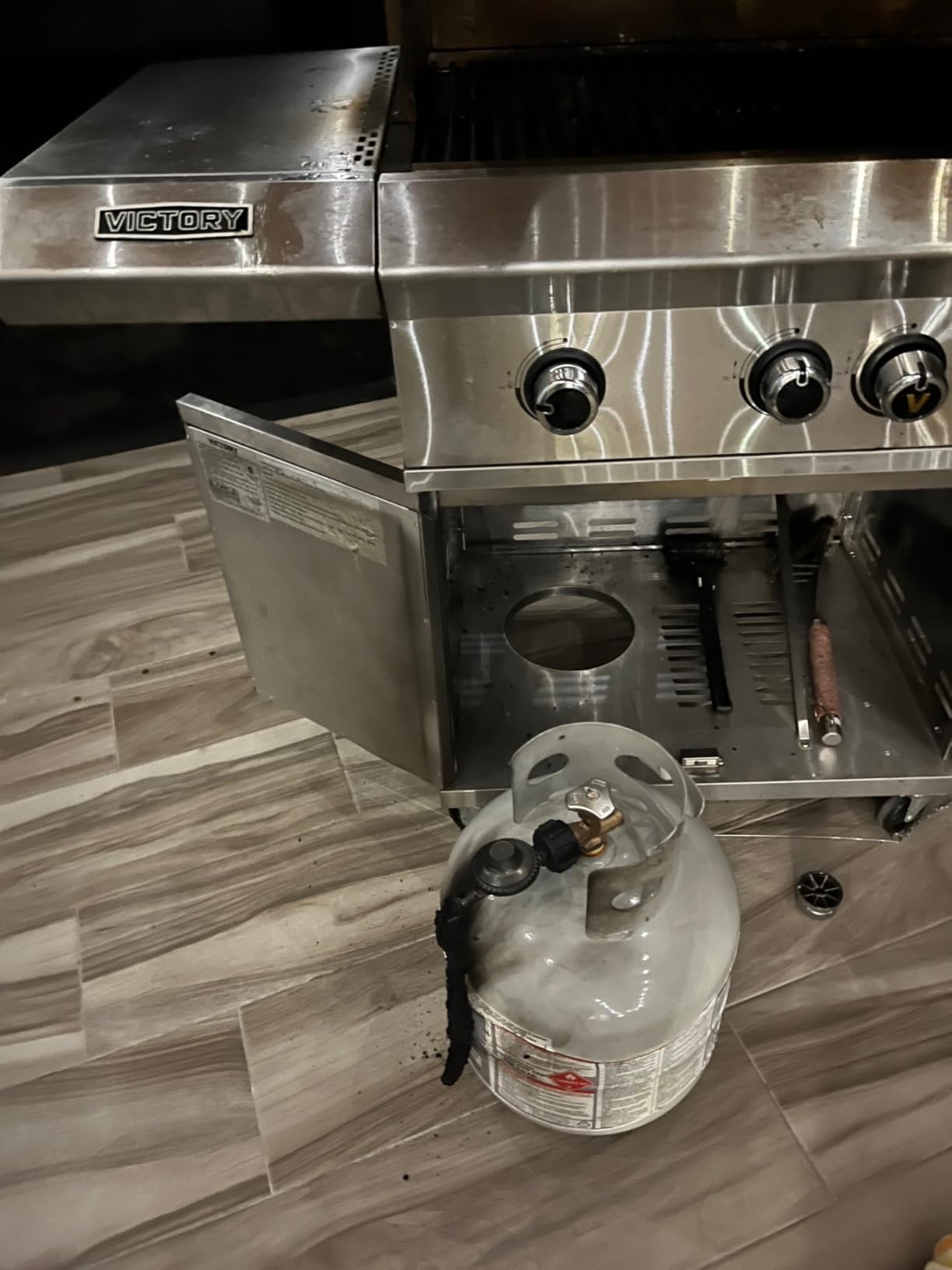 Victory 3-Burner Propane Gas Grill With Infrared Side Burner - BBQ-VCT3BSB-LP customer photo 1