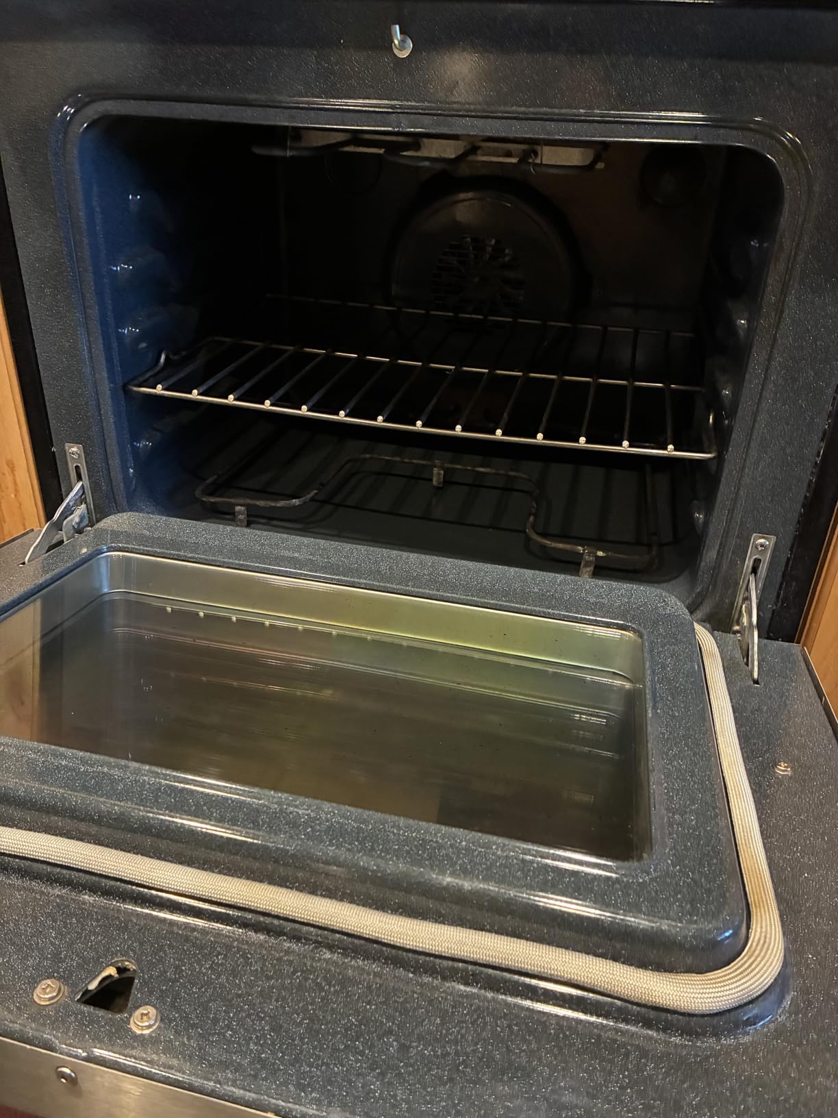 Easy Off Fume Free PRO size Oven Cleaner Foam, Removes Grease & Burned-On Food, For Ovens, Air Fryers & More 24oz customer photo 2