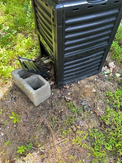 F2C 80Gal Compost Bin with Gloves, Large Outdoor Compost Box, Flip Lid & Bottom Exit Door, Aerating BPA Free Composter for Backyard Garden (Black) customer photo 2
