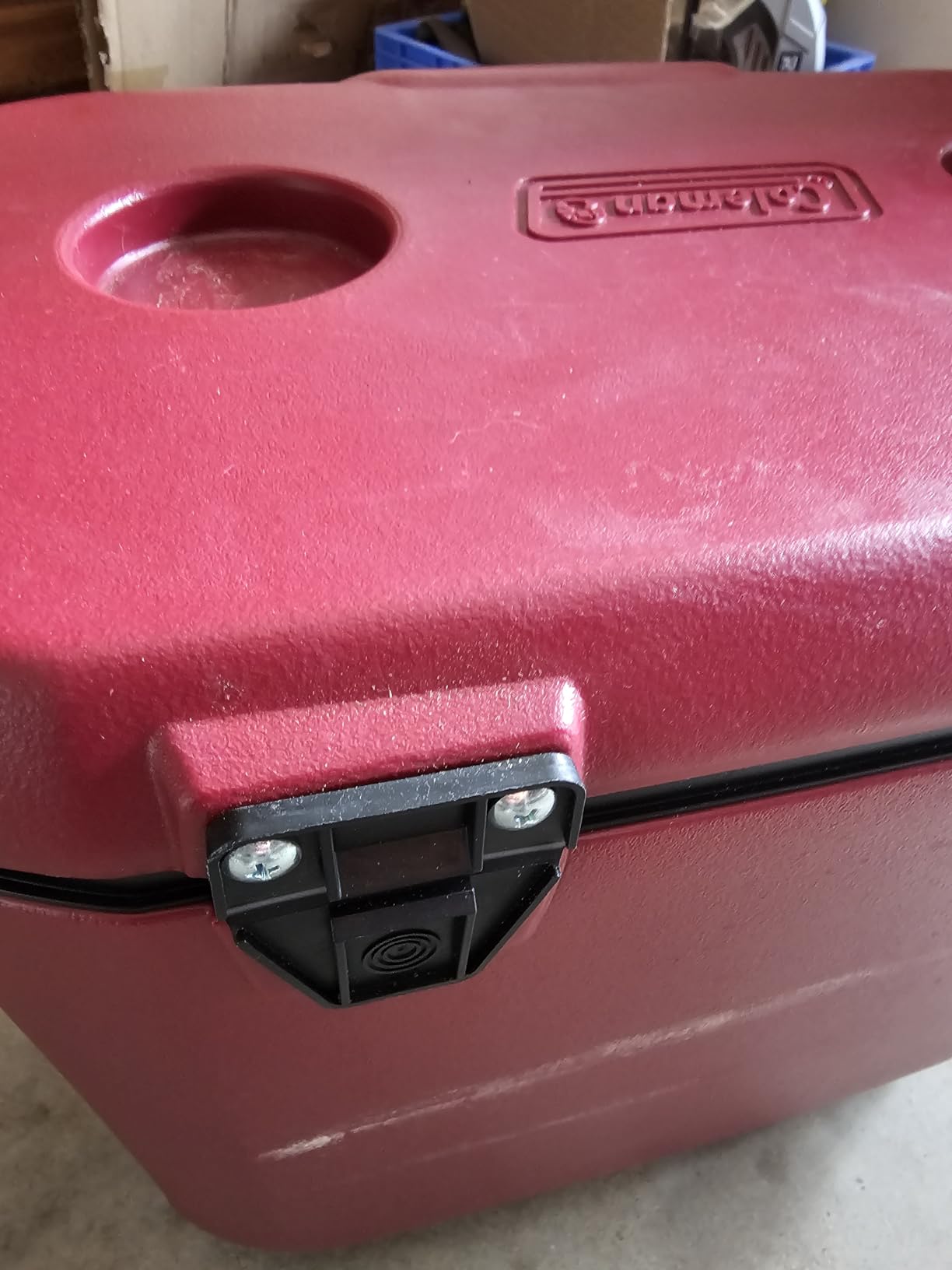 Coleman Chiller 9/16/30/48/60qt Cooler with Ice Retention, Leak Resistant, Great for Camping, Concerts, Sports, and More customer photo 2