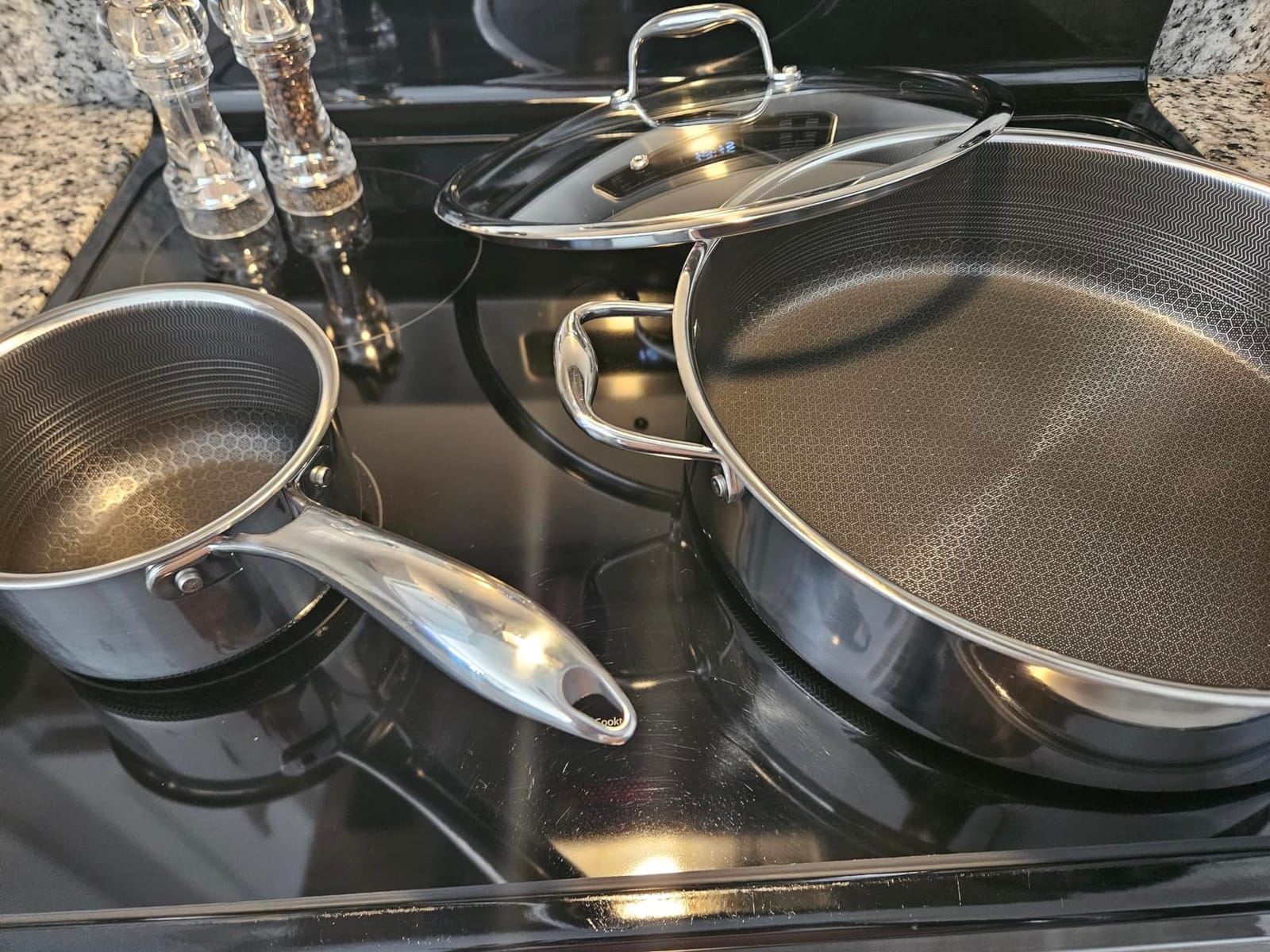 HexClad 1QT Hybrid Nonstick Saucier with Lid, Induction Ready | Stay-Cool Handles, Dishwasher and Oven Safe up to 900°F, Compatible with All Cooktops customer photo 1