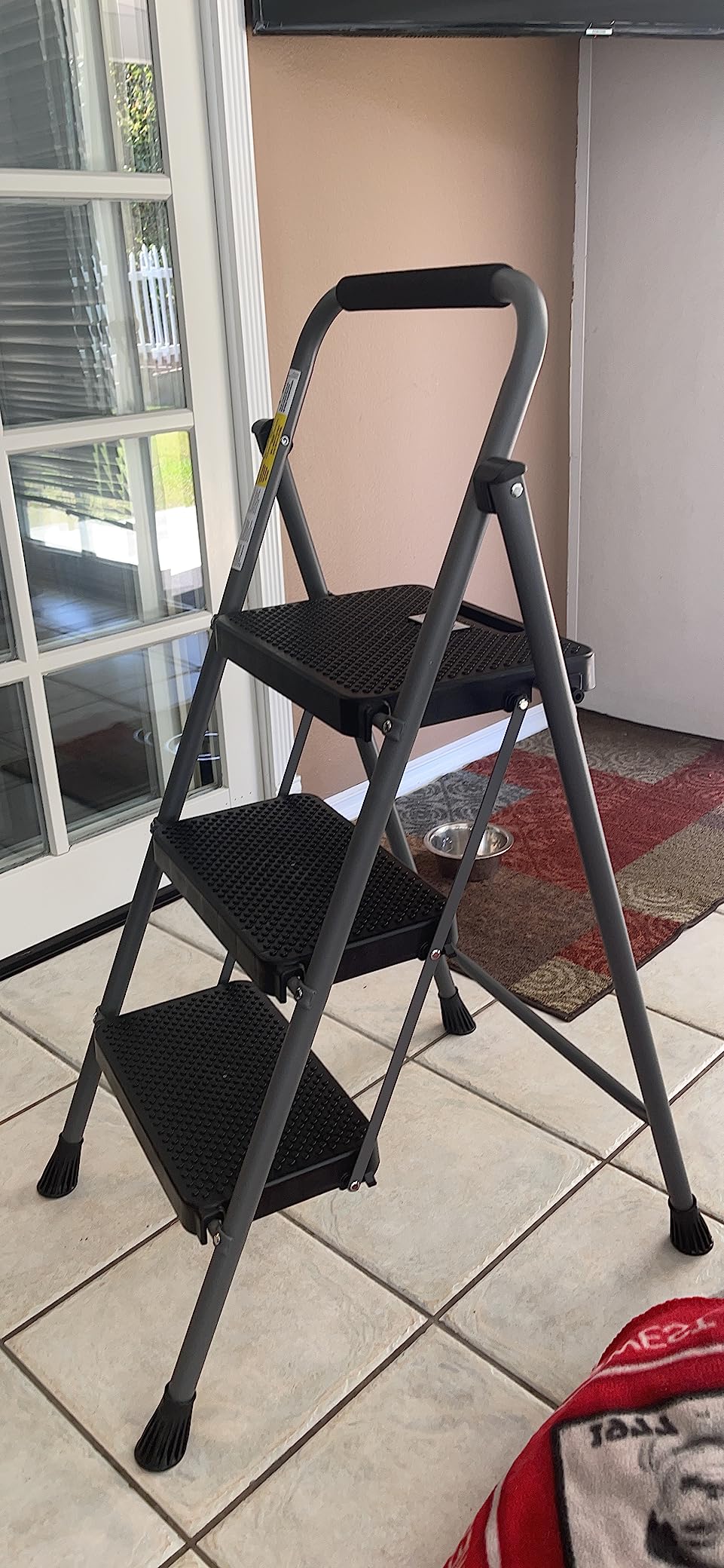 GOLYTON 3 Step Ladder,Step Stools for Adults, 500lbs Capacity customer photo 1