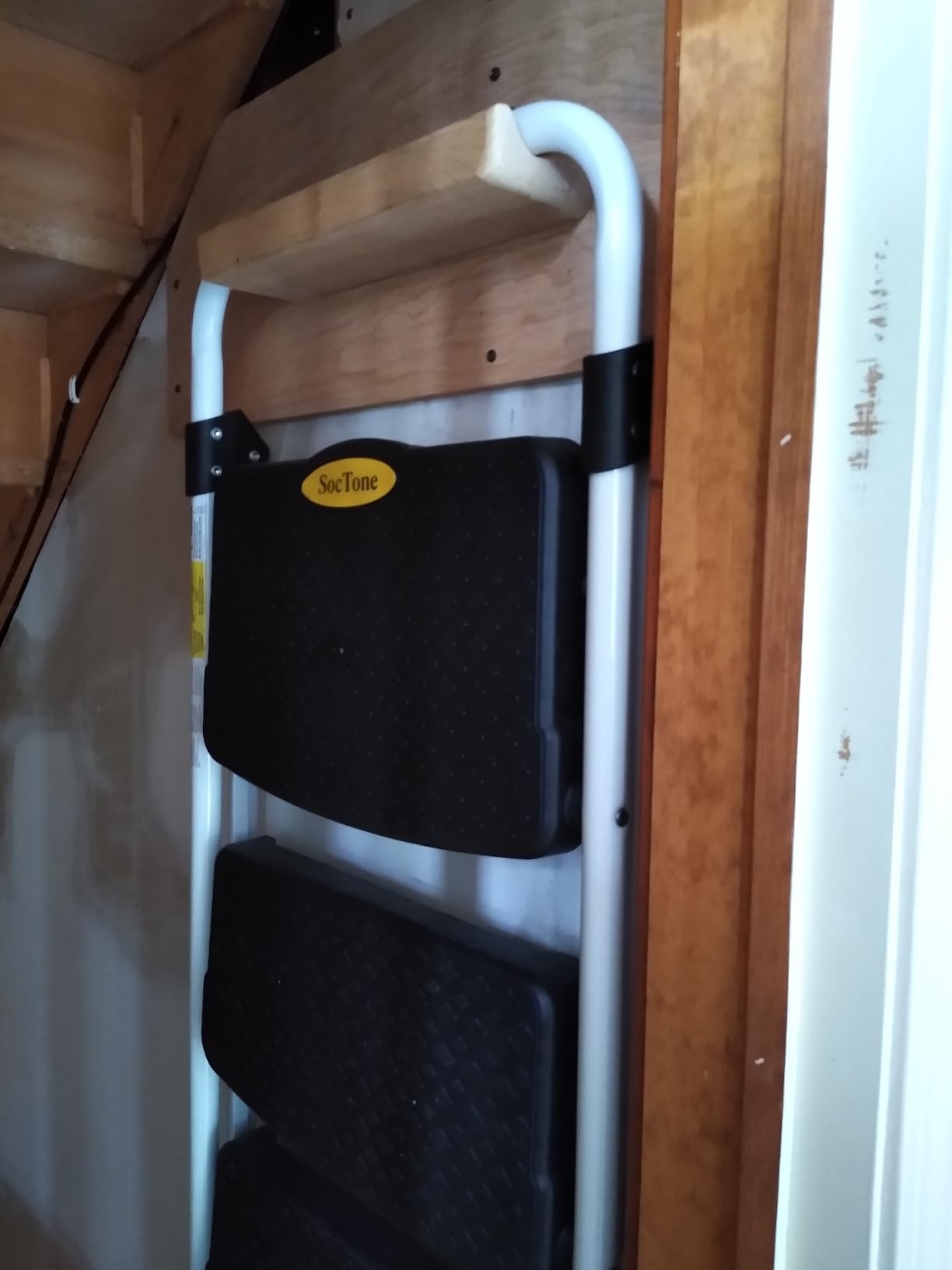 SocTone 3 Step Ladder, Step Stools for Adults, 500lbs Capacity customer photo 2