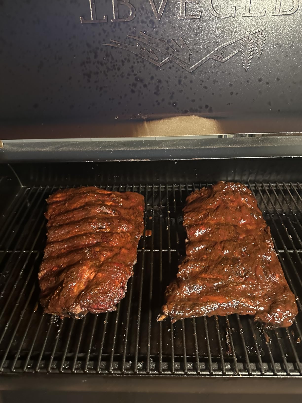 Traeger Grills BBQ Select 100% All-Natural Wood Pellets for Smokers and Pellet Grills, BBQ, Bake, Roast, and Grill, 30 lb. Bag customer photo 2