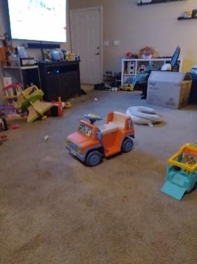 Bluey - 6V Kids Ride-On Car with Rechargeable Battery and Interactive customer photo 2
