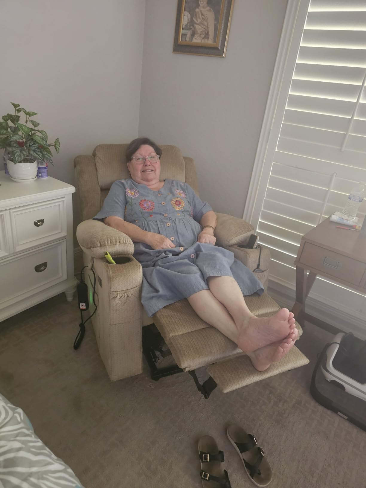 MCombo Triple Motor Power Lift Recliner Chair, Fabric 7664 (Beige, Small) customer photo 2