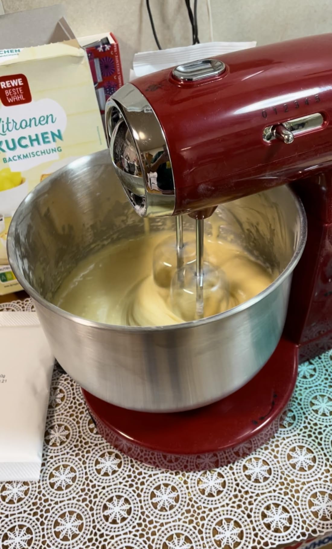 OVENTE Electric Stand Mixer, 3.5 QT, 5 Mixing Speeds, 250W, White SM680W | Stainless Steel Mixing Bowl, Portable and Lightweight with 2 Egg Beater Whisk and Dough Hook customer photo 2