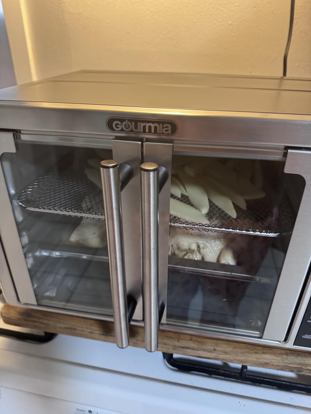 Gourmia Toaster Oven - 6-Slice Capacity, Digital Display, Stainless Steel | French Door Design Air Fryer Combo, 19 Cooking Presets, Adjustable Time & Temperature, FryForce 360°, Dishwasher-Safe Trays customer photo 2