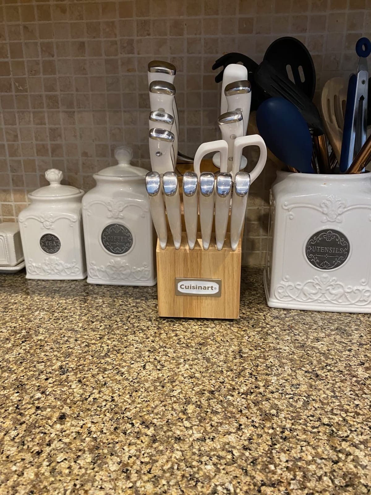 Cuisinart 15-Piece Knife Set with Block, High Carbon Stainless Steel, Forged Triple Rivet, White/Charcoal Gray C77WTR-15PCG customer photo 2