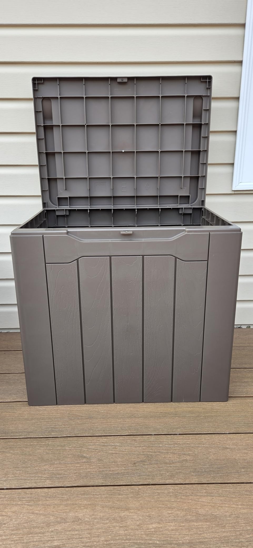 Greesum Outdoor Storage Box 31 Gallon Storage Box with Lid for Patio Furniture, Garden Tools, Pool Supplies, Waterproof and UV Resistant, Lockable, Dark Black customer photo 2