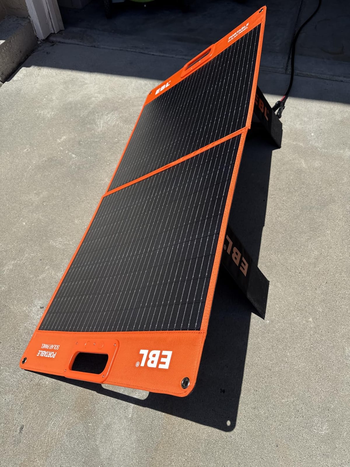 EBL 200W Portable Solar Panel for Power Station, Foldable IP65 Waterproof customer photo 1