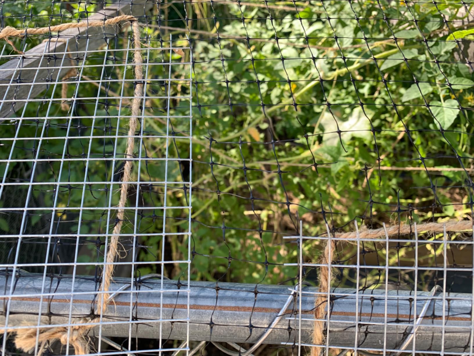 Mklsit Deer Netting Fence, 8ftx100ft Garden Netting Heavy Duty Bird Netting customer photo 1