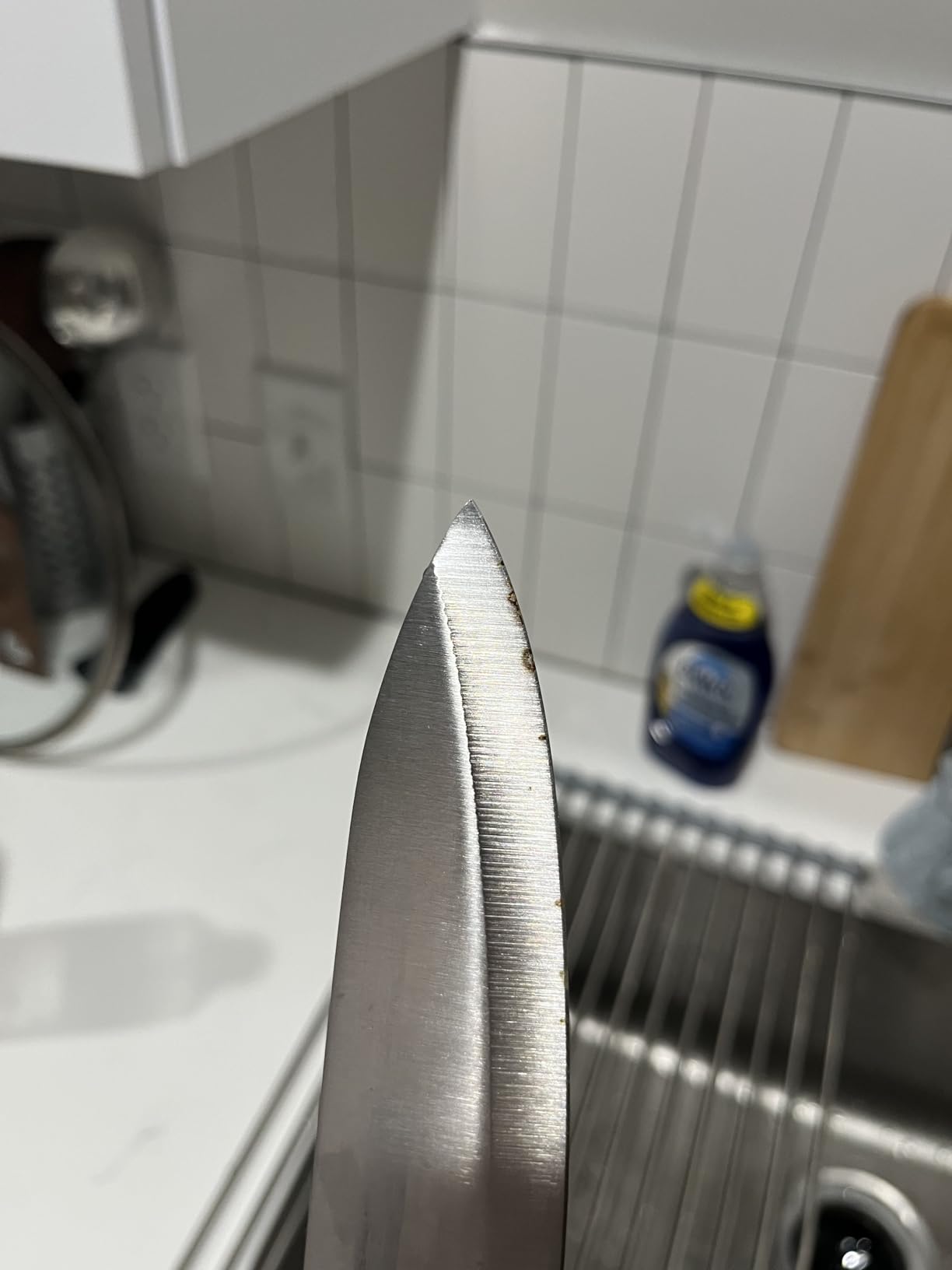 Farberware EdgeKeeper 8-Inch Chef Knife with Self-Sharpening Cover | High Carbon Stainless Steel Kitchen Knife for Chopping, Slicing, Dicing and Mincing during Everyday Meal Prep customer photo 2
