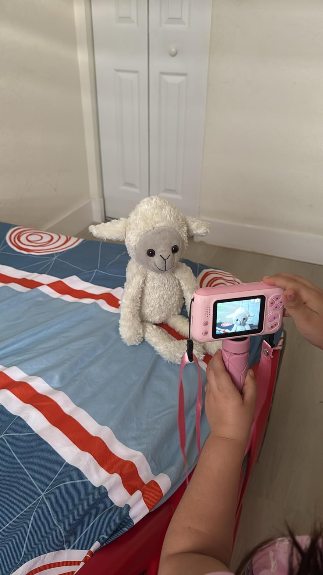 Makolle Kids Camera, Birthday Gifts for Boys and Girls Age 3-8,Video Recorder for Kids 8-12,Childrens Digital Camcorder for vlogging Portable Kids Selfie Camera with SD Card Green customer photo 2