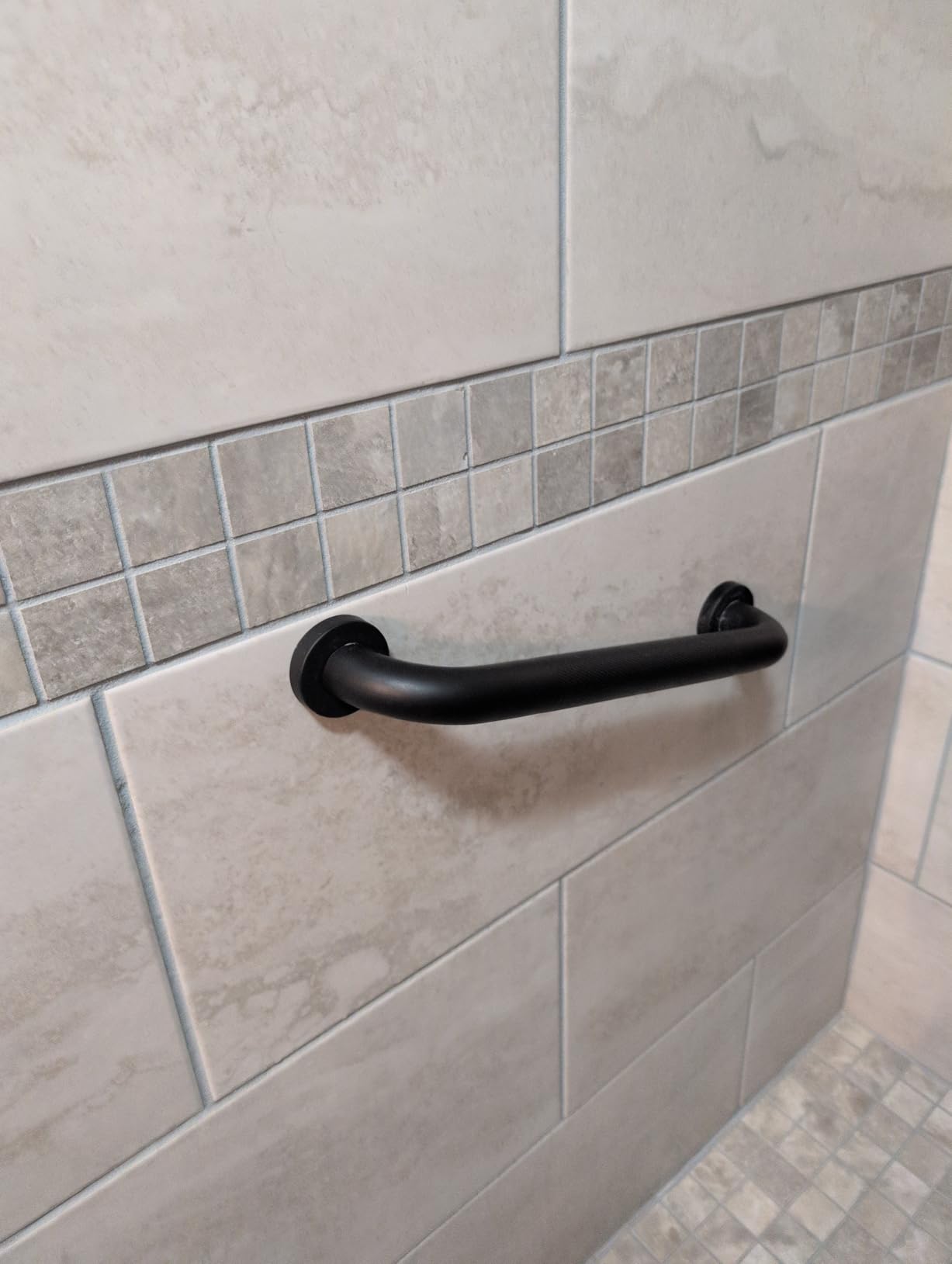 FANHAO 2 Pack Shower Grab Bar, 16 Inch Stainless Steel Bathroom Grab Bar with Anti-Slip Knurled Grip, Shower Handle Bath Handle, Safety Bars for Shower Chair Bench, Senior, Elderly, Handicap customer photo 2
