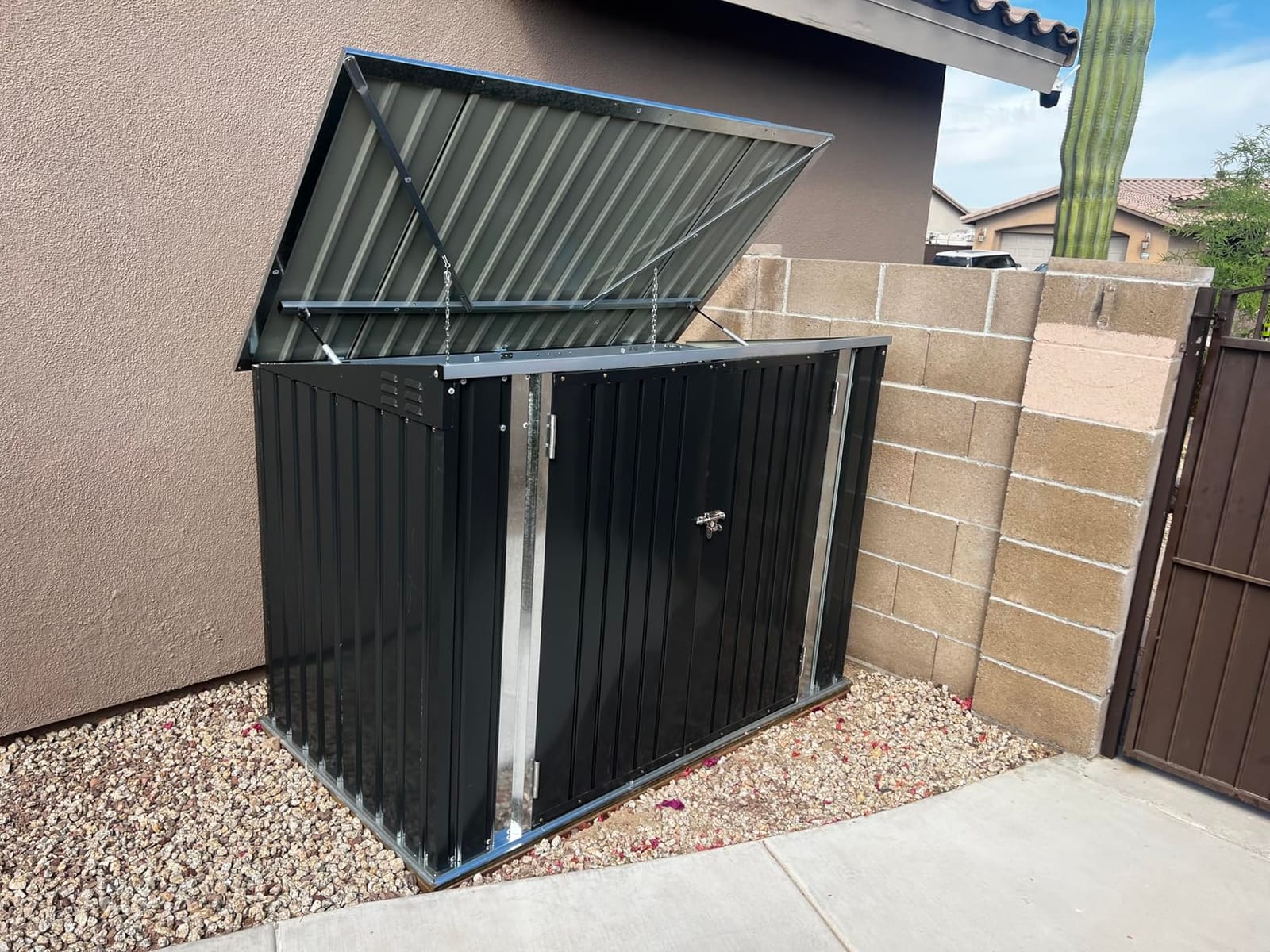Devoko Outdoor Storage Shed 5.8 x 3.3 FT Metal Trash Shed Waterproof Outside Storage with Lid Chain Hydraulic Gas Rod for Trash Can Weeding Tools customer photo 1