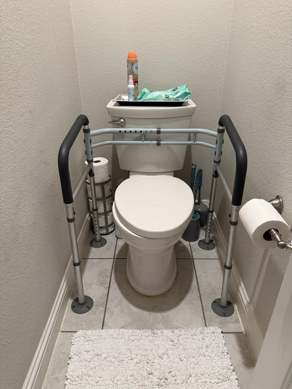 Lianjindun Toilet Safety Rails, 350 lbs, Adjustable Height & Width customer photo 1