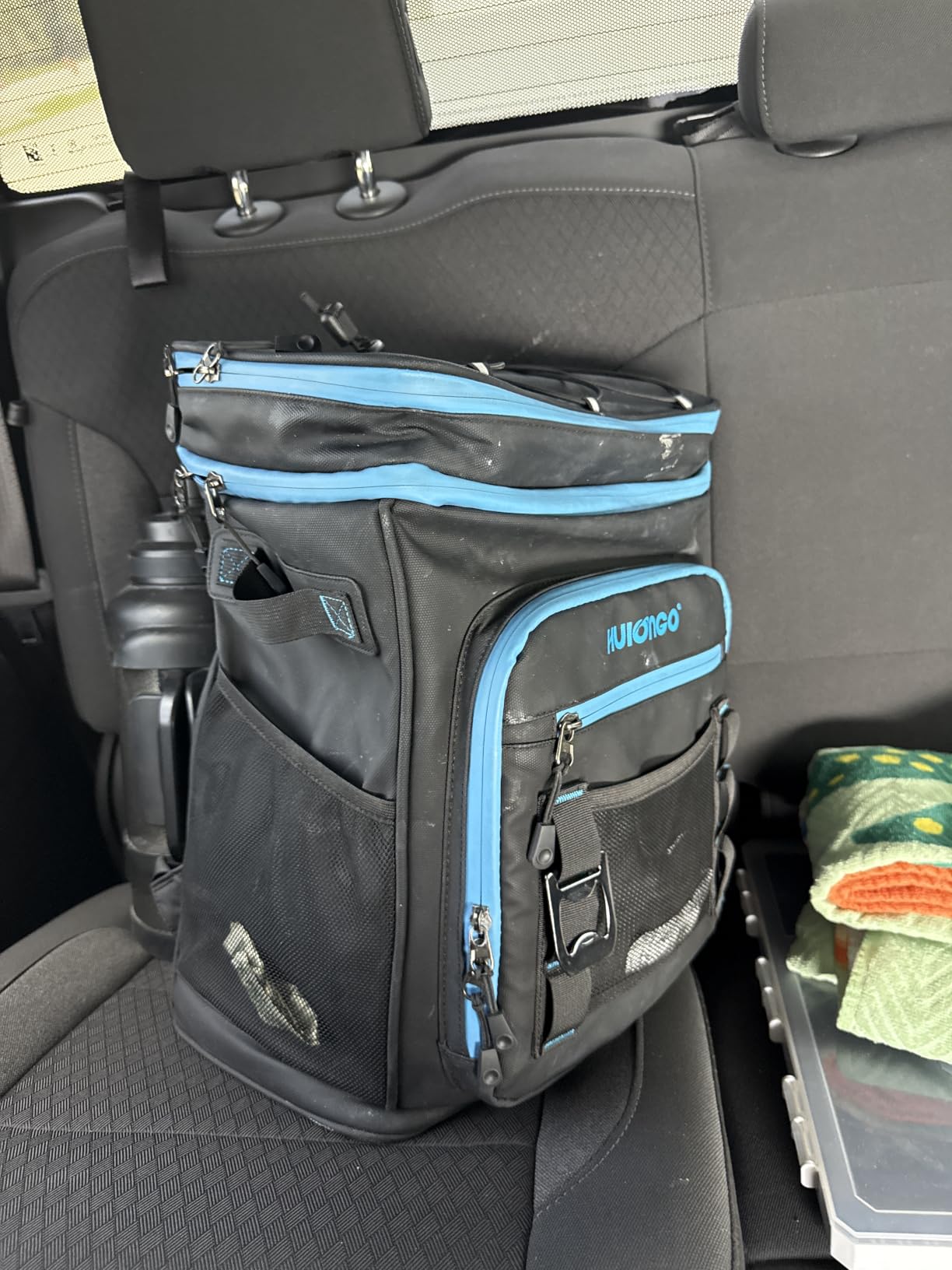 Hulongo Large Waterproof Insulated Cooler Backpack, 30L, 48Cans customer photo 2
