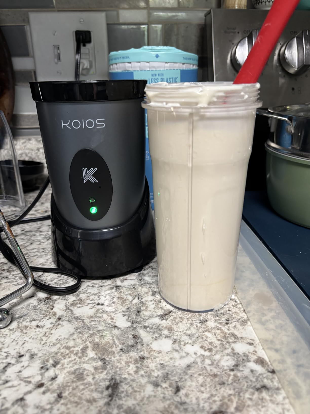 KOIOS Smoothie Blender Kitchen, 900W Personal Blenders with 3 To-Go Cups | (2) 23oz & 16oz Cups, Blend Smoothies Shakes Juices Frozen Drinks, Dishwasher Safe Part, Twist-Lock, 14Pcs, Recipe, Grey Blue customer photo 1