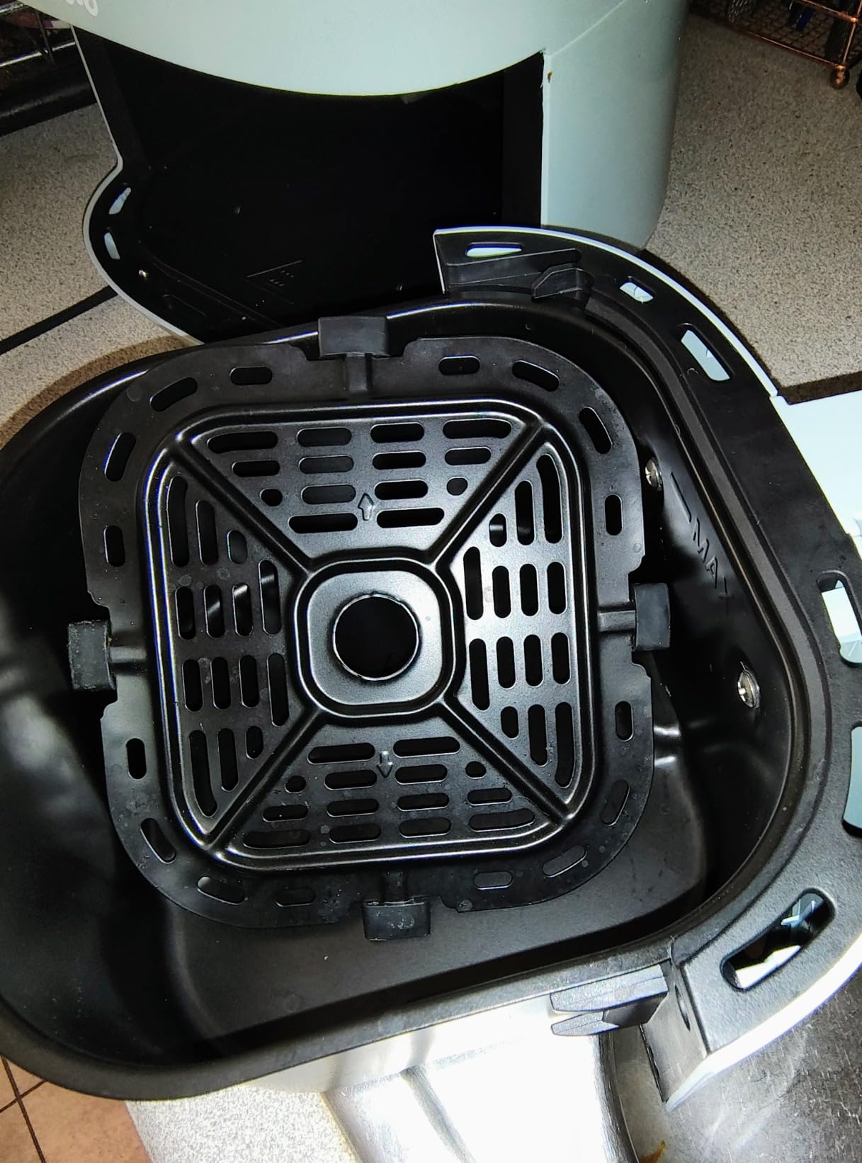 Tasty Personal Air Fryer, Healthier Meals in Minutes, Adjustable Temp Control up to 400F, Easy-to-Use Design, Nonstick Basket and Tray Made without PFAS, PFOA, PFOS & PTFE, 900 Watts, 2-Quart, Aqua customer photo 1