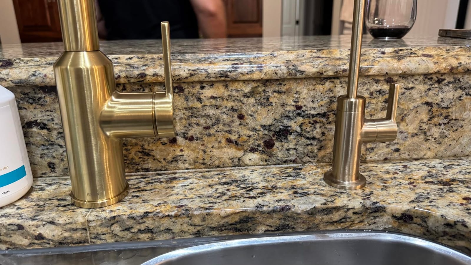 KRAUS Oletto Touchless Sensor Pull-Down Single Handle Kitchen Faucet in Spot-Free Stainless Steel, KSF-2830SFS customer photo 2