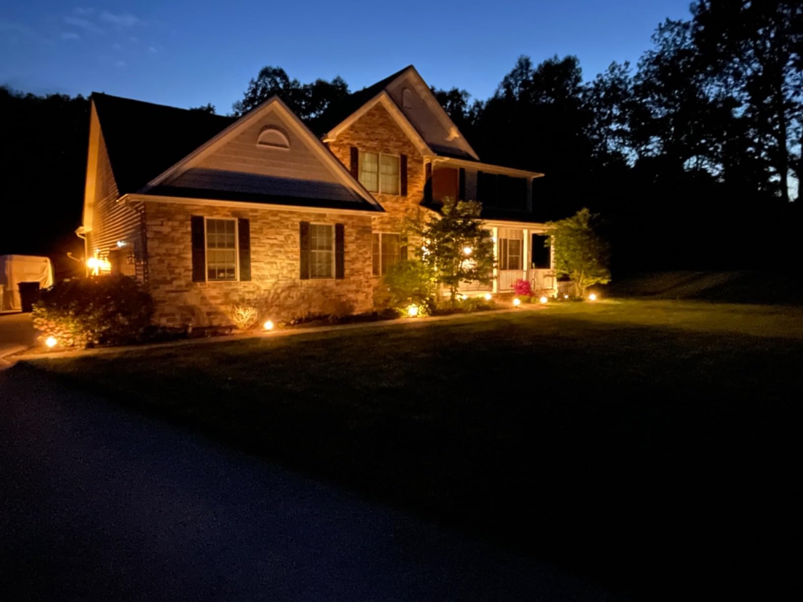 SUNVIE 8-Pack 3W LED Low Voltage Bollard Landscape Pathway Lights, Black customer photo 2