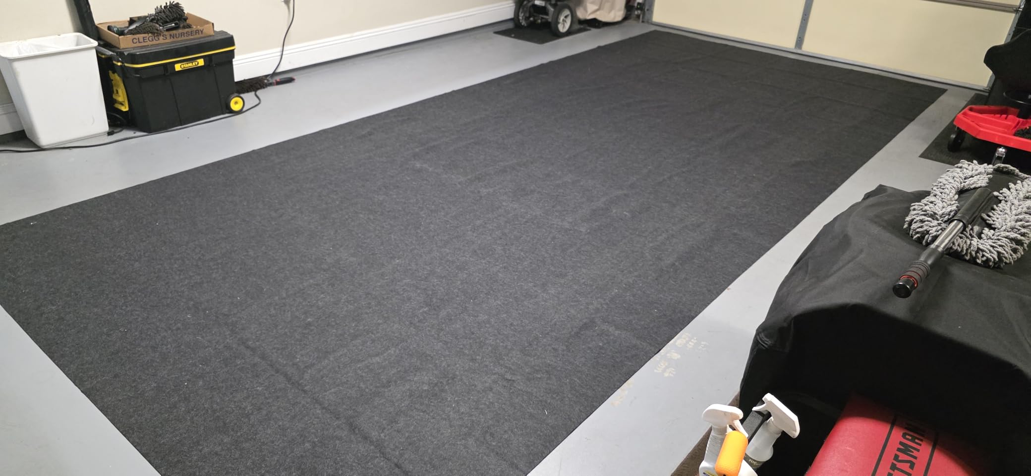 VEVOR Garage Floor Mat, 7.5'x20' Oil Spill Mat Waterproof Protection from Water Snow Rain Mud and Oil for Under Car, Non-Slip Containment Mat with TPE Anti-Leak Backing & Easy Clean & Cuttable customer photo 2