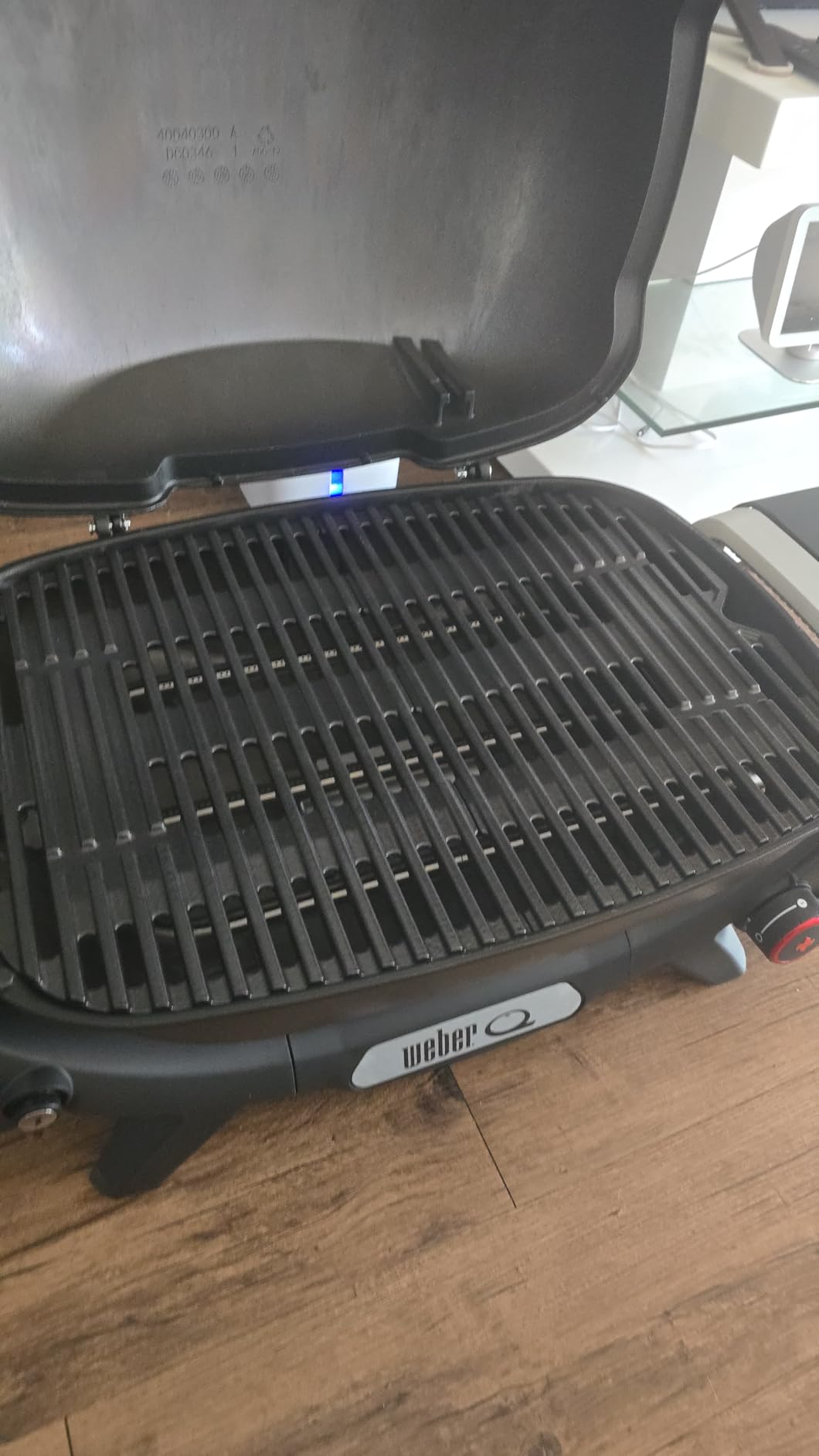 Weber Q 2800N+ Portable Grill, Propane Grill, Flame Red | 250-700F Temp Range with Burner for Searing, Low-Temp Roasting, Camping Grill for Outdoor Cooking, Portable BBQ Grill customer photo 1