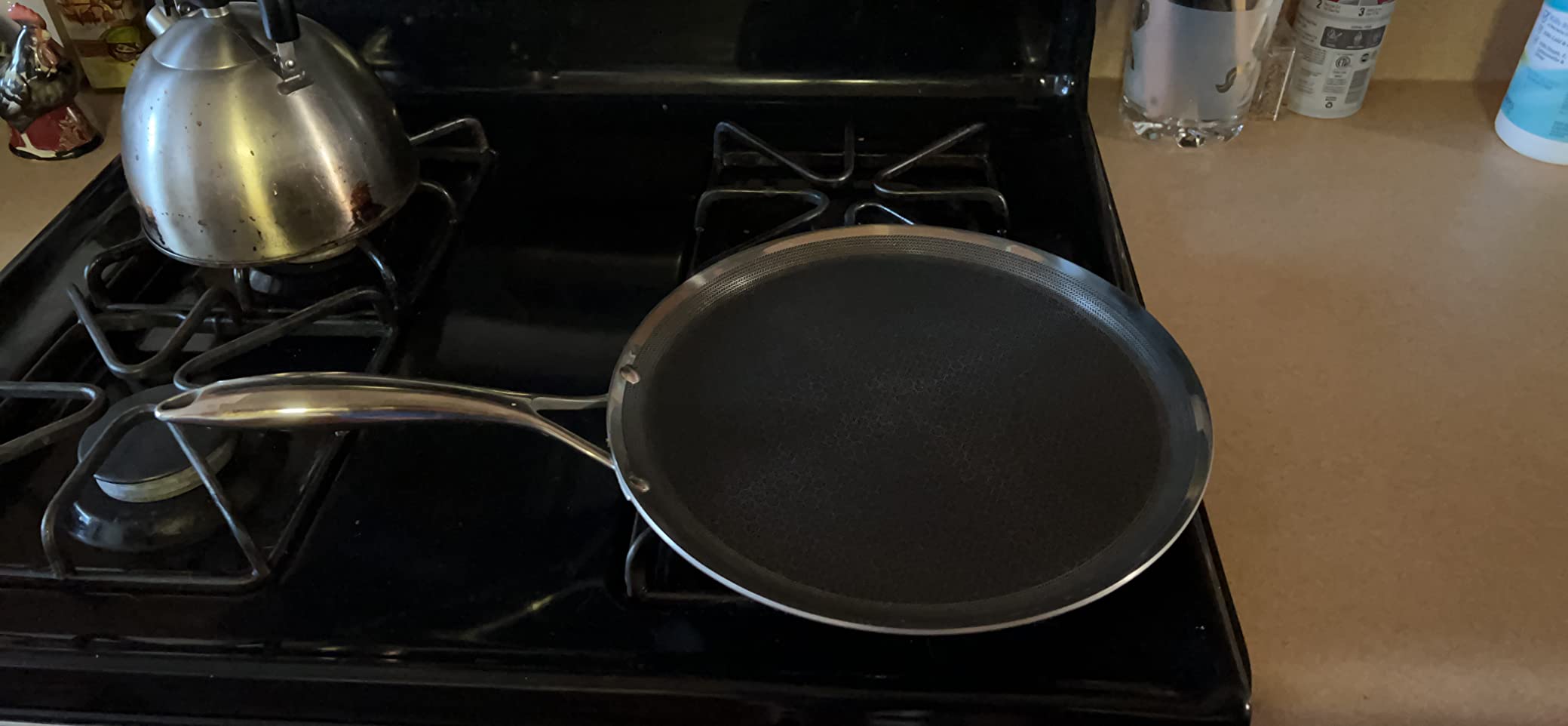 HexClad Double Burner Hybrid Nonstick Griddle Pan, BBQ, Dishwasher Safe | Stay-Cool Handles, Dishwasher and Oven Safe up to 900°F, Compatible with All Cooktops customer photo 2