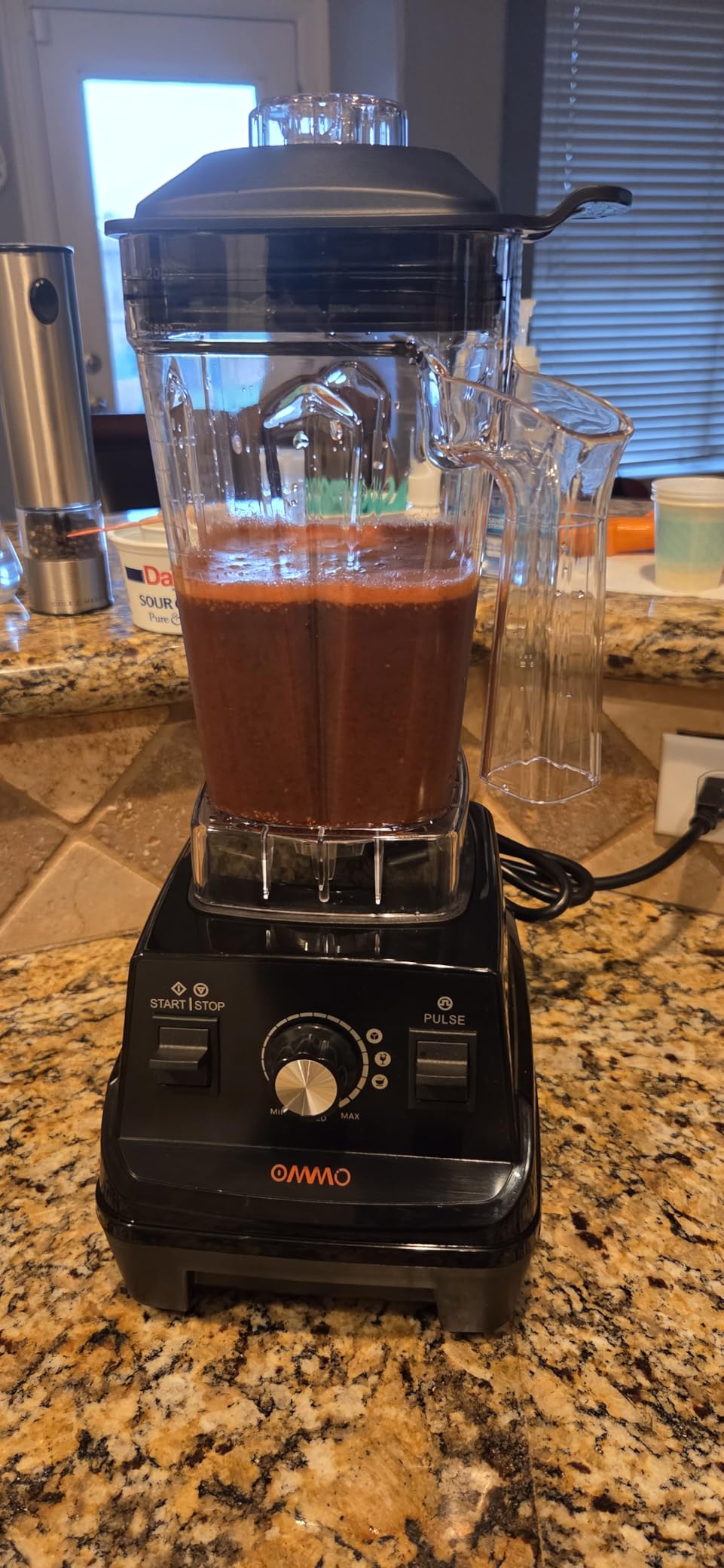 OMMO Blender 1800W, High Speed Countertop Blender with 60oz BPA-Free Jar | Durable Stainless Steel Blades, Ice Crushing Smoothie Maker for Shakes, Nuts, Frozen Fruits, Dishwasher Safe customer photo 2