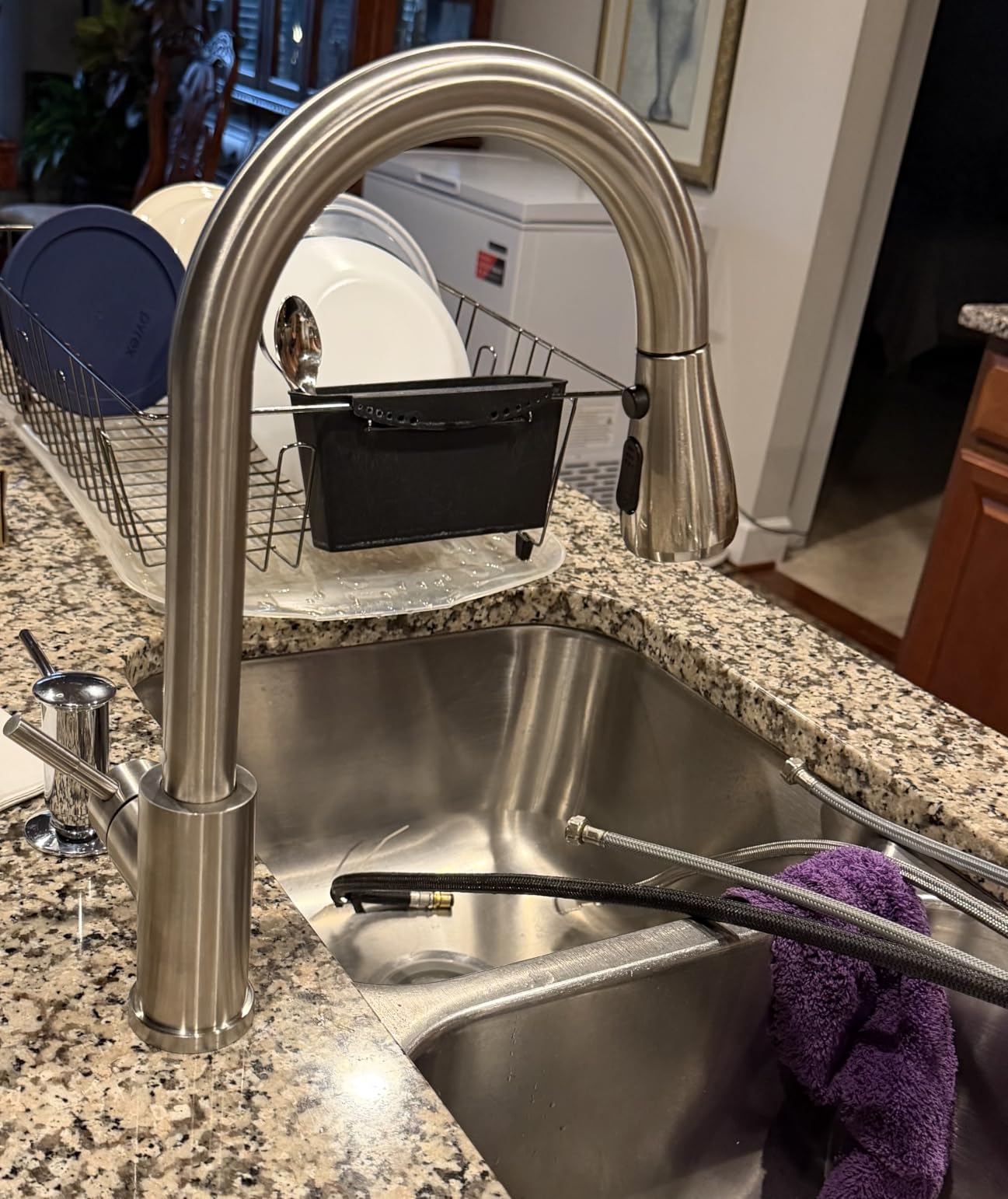 Hiqufet Touchless Kitchen Faucet, Pull Down Sprayer, Brushed Nickel customer photo 2