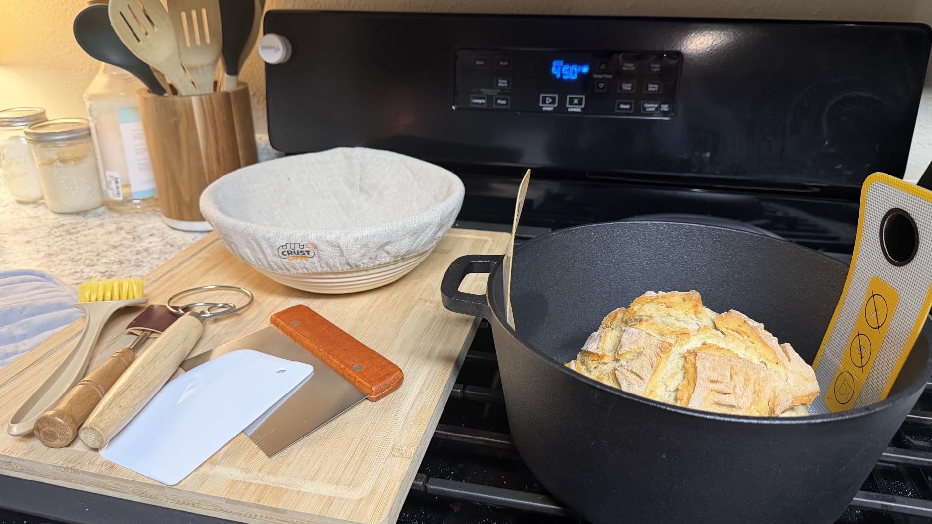 CRUSTLOVE 5 QT Pre-Seasoned Dutch Oven for Bread Baking with Lid and Kit customer photo 2