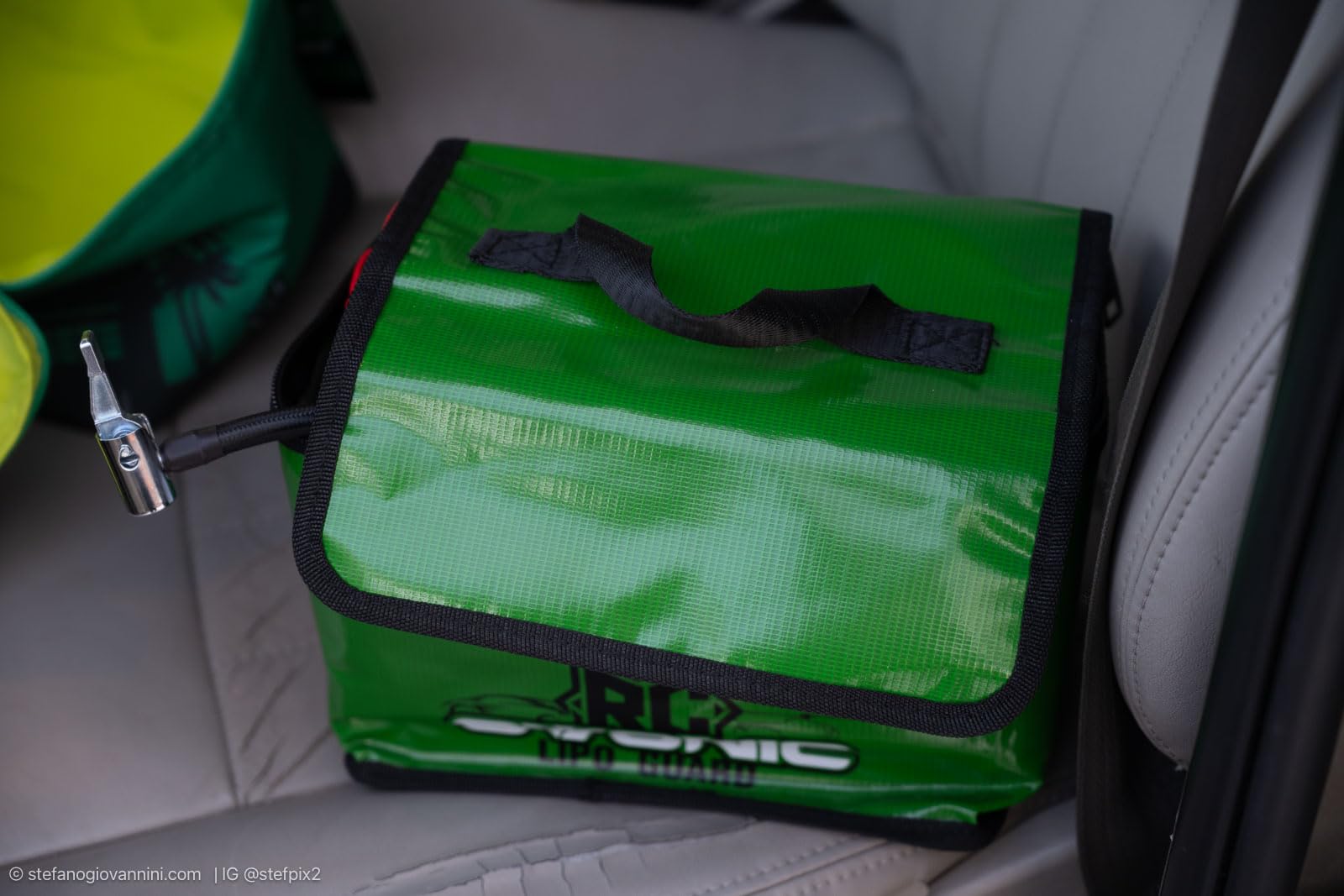 GOOLOO A3 12V 3000A Portable Jump Starter with Air Compressor customer photo 2