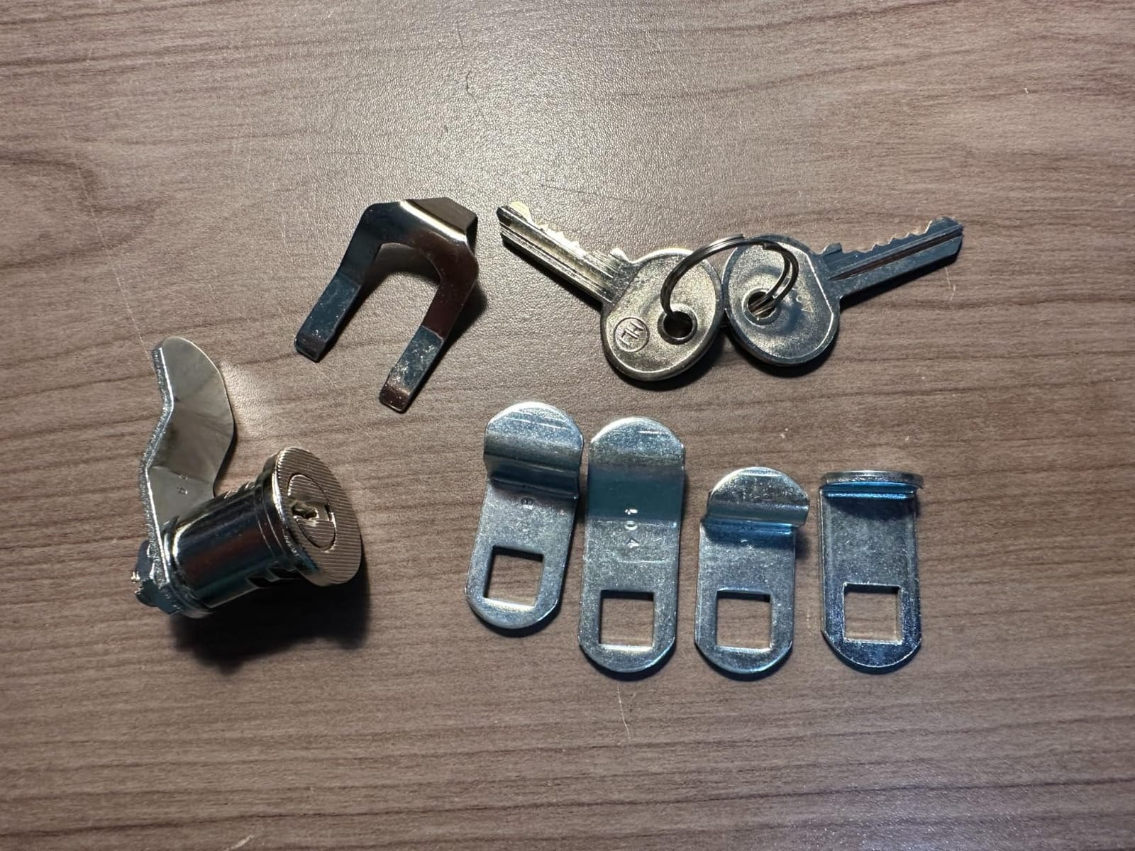 Mailbox Lock Replacement - Universal Mailbox Locks with 4 Keys - Easy to Install Mail Box Lock and Key Set - Durable and Secure Lock Replacement with 4 Keys for Almost Locking Mail Boxes customer photo 1