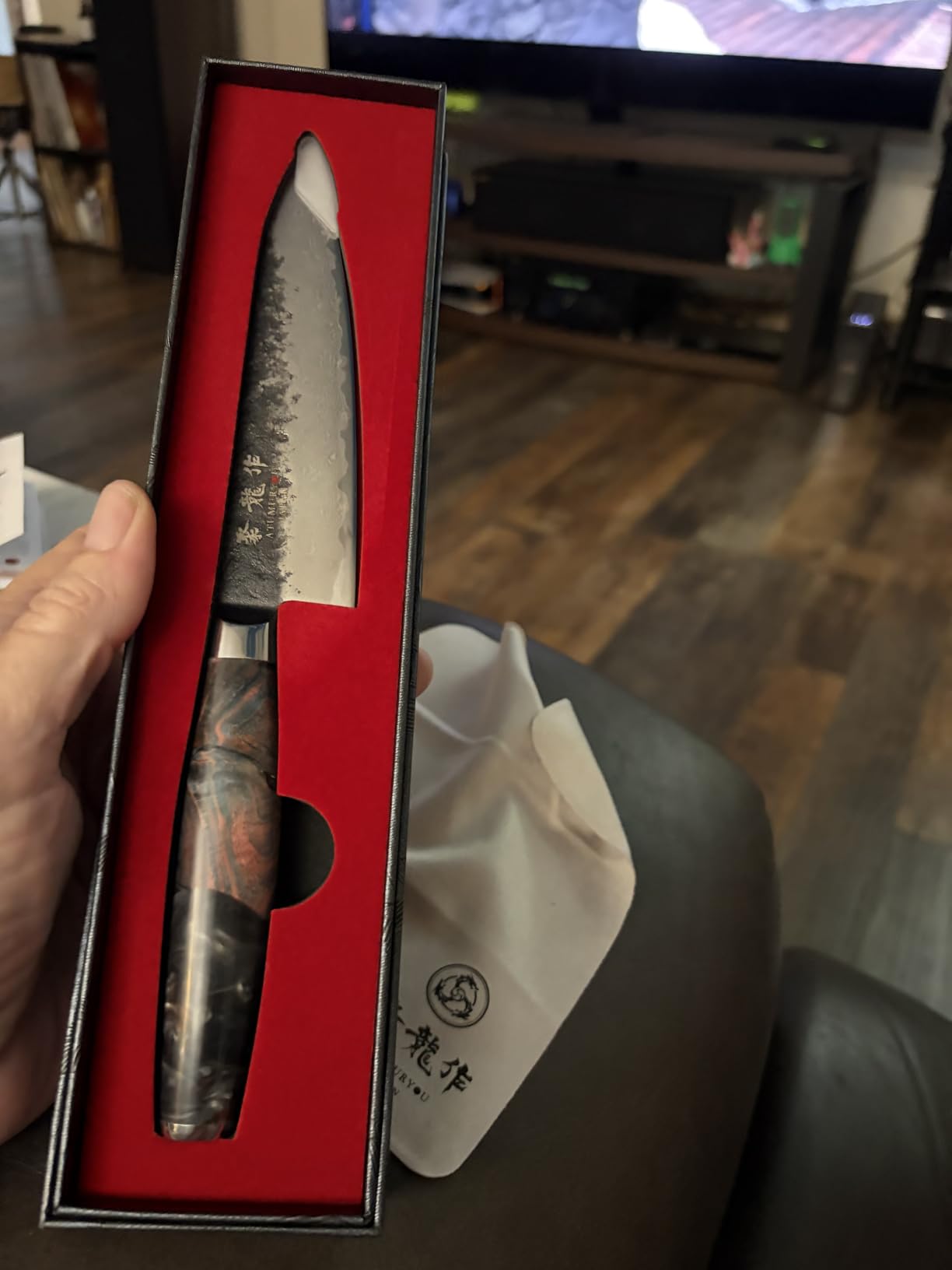 8'' Japanese Chef Knife, Razor Sharp Hand-Forged Damascus VG10 Steel Core | Kurouchi Forged Finish, 67-Layer Damascus Cladding, For Professional & Home Chefs, Leather Sheath Included, Premium Gift Box customer photo 1