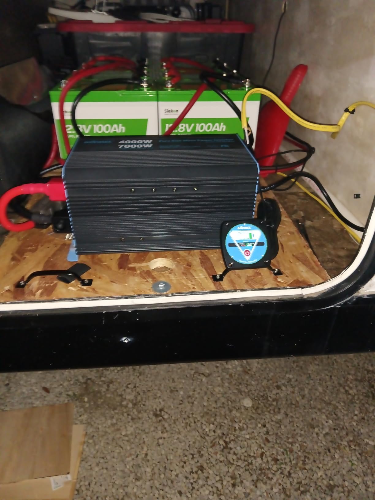 GIANDEL 2000 Watt Pure Sine Wave Power Inverter 12V DC to 120V AC,4100W Max,GFCI Outlets,USB-C36W,Dual Remote,for RVs,Campers,Off Grid Solar Setup customer photo 2