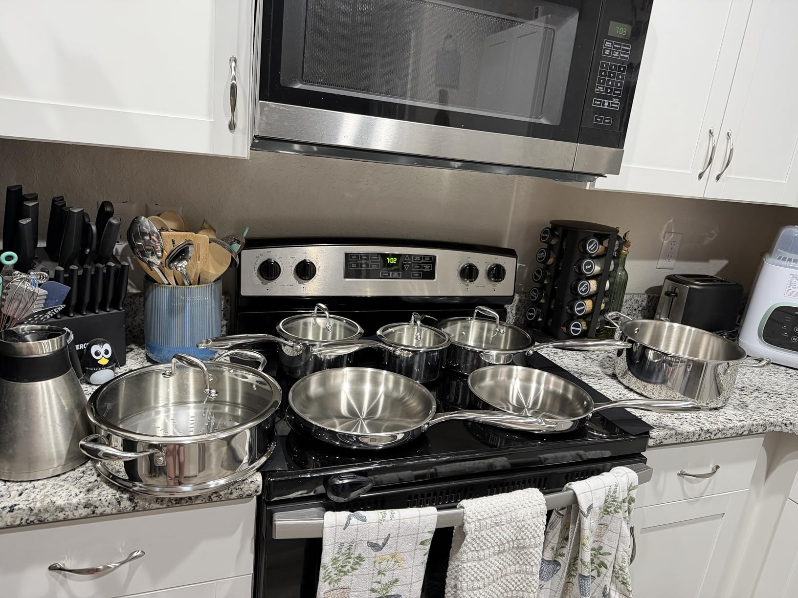EWFEN 3 Ply Stainless Steel 11-Piece Cookware Set with Lids, Pots and Pans Kitchen Set, Non-Toxic, Induction, Oven, Dishwasher Safe, Professional Chef Quality customer photo 2