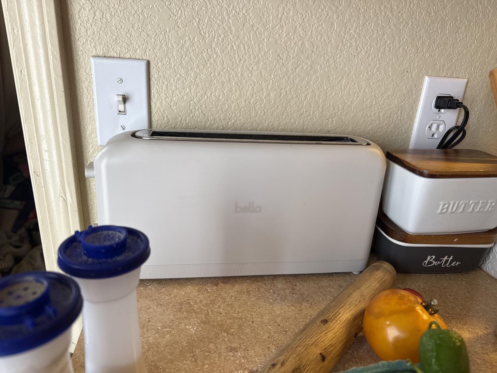 bella Fits-Anywhere Slim Toaster, 4 Slice Extra Long & Wide Slot customer photo 2
