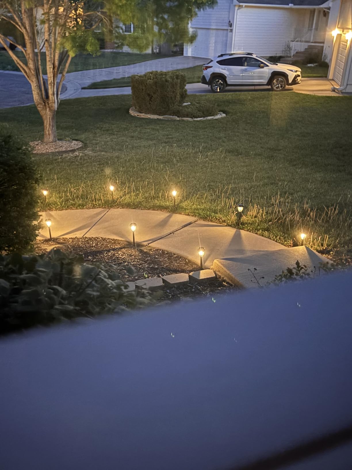 DERAYSION 12 Pack Solar Lights Outdoor, Solar Pathway Lights Auto On/Off Waterproof Garden Landscape Lighting for Path, Yard, Walkway, Driveway Decor customer photo 2