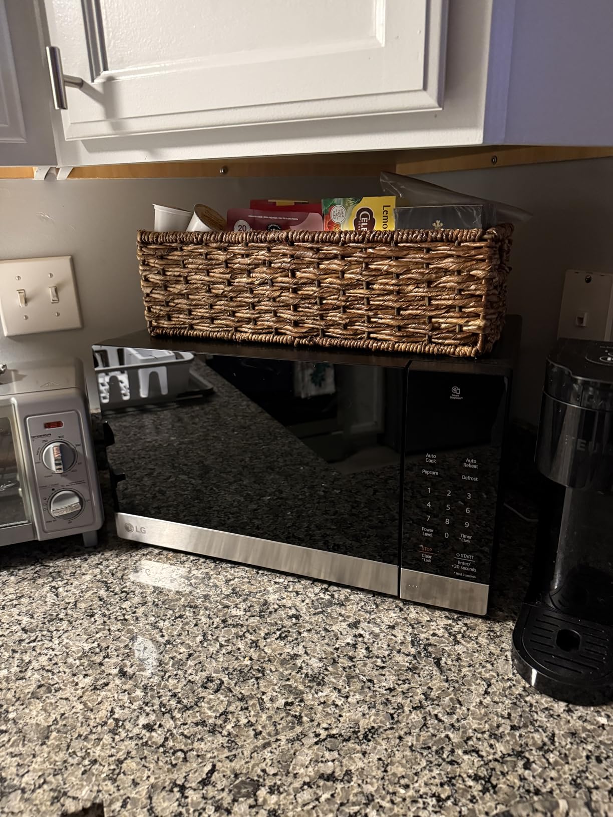 LG Countertop Microwave, 0.9 cu. ft., Stainless Steel, 18.75x14x10.69 Inch, Smart Inverter, NeoChef, 1000 Watts customer photo 2