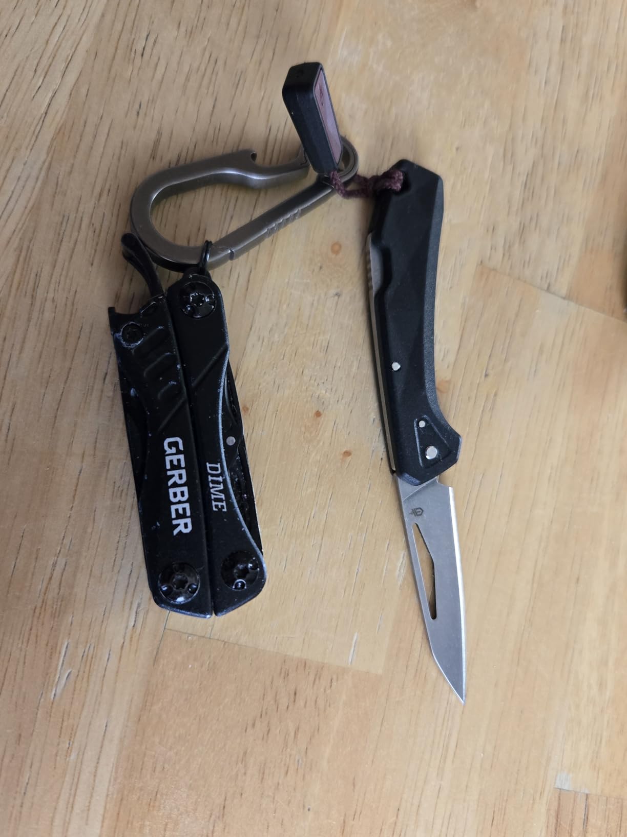 Gerber Gear LST Mini - Lightweight Folding Pocket Knife for Hiking, Camping - EDC Tool - Durable Stainless Steel Blade - Yellow customer photo 2